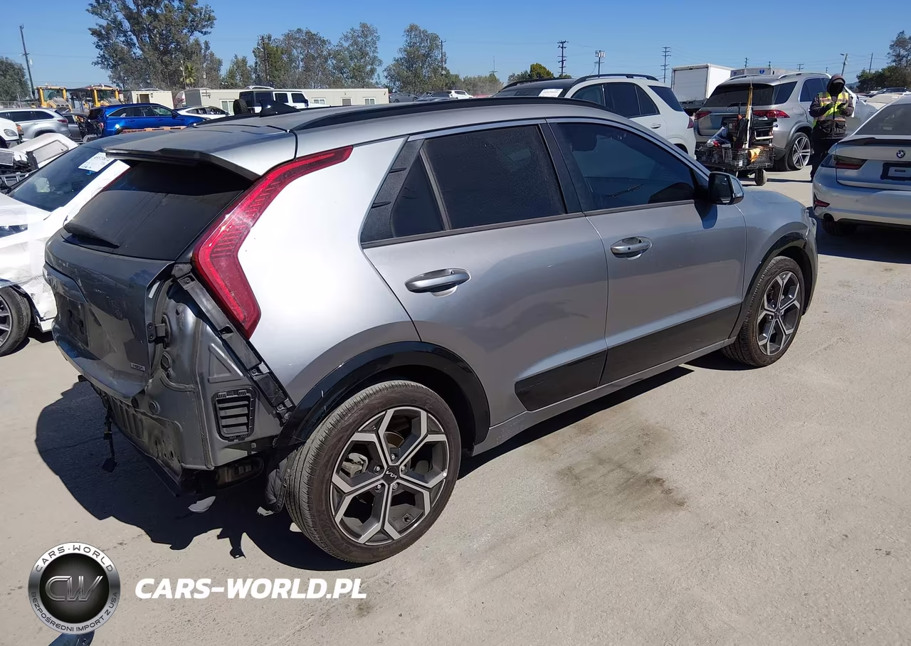 2023 Kia Niro Ex Touring VIN:KNDCR3LE4P5043488 - 4