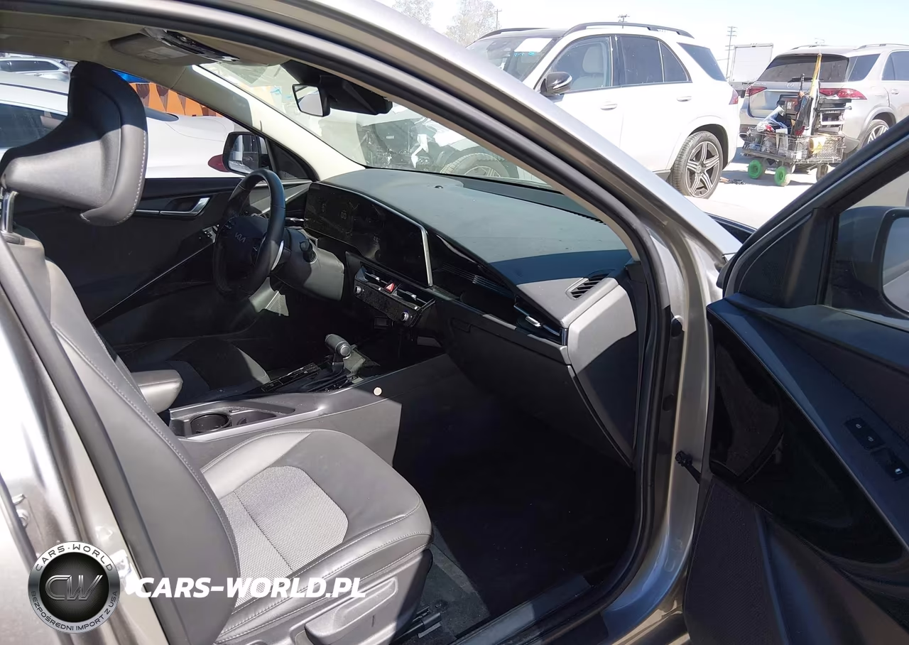 2023 Kia Niro Ex Touring VIN:KNDCR3LE4P5043488 - 5