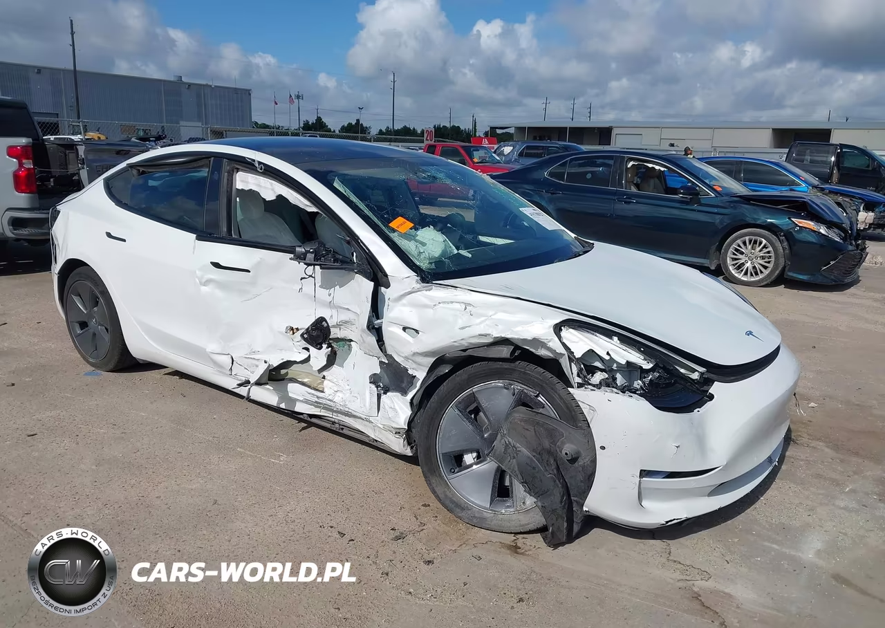 2022 Tesla Model 3 Rear-Wheel Drive – zdjęcie 1 z 17