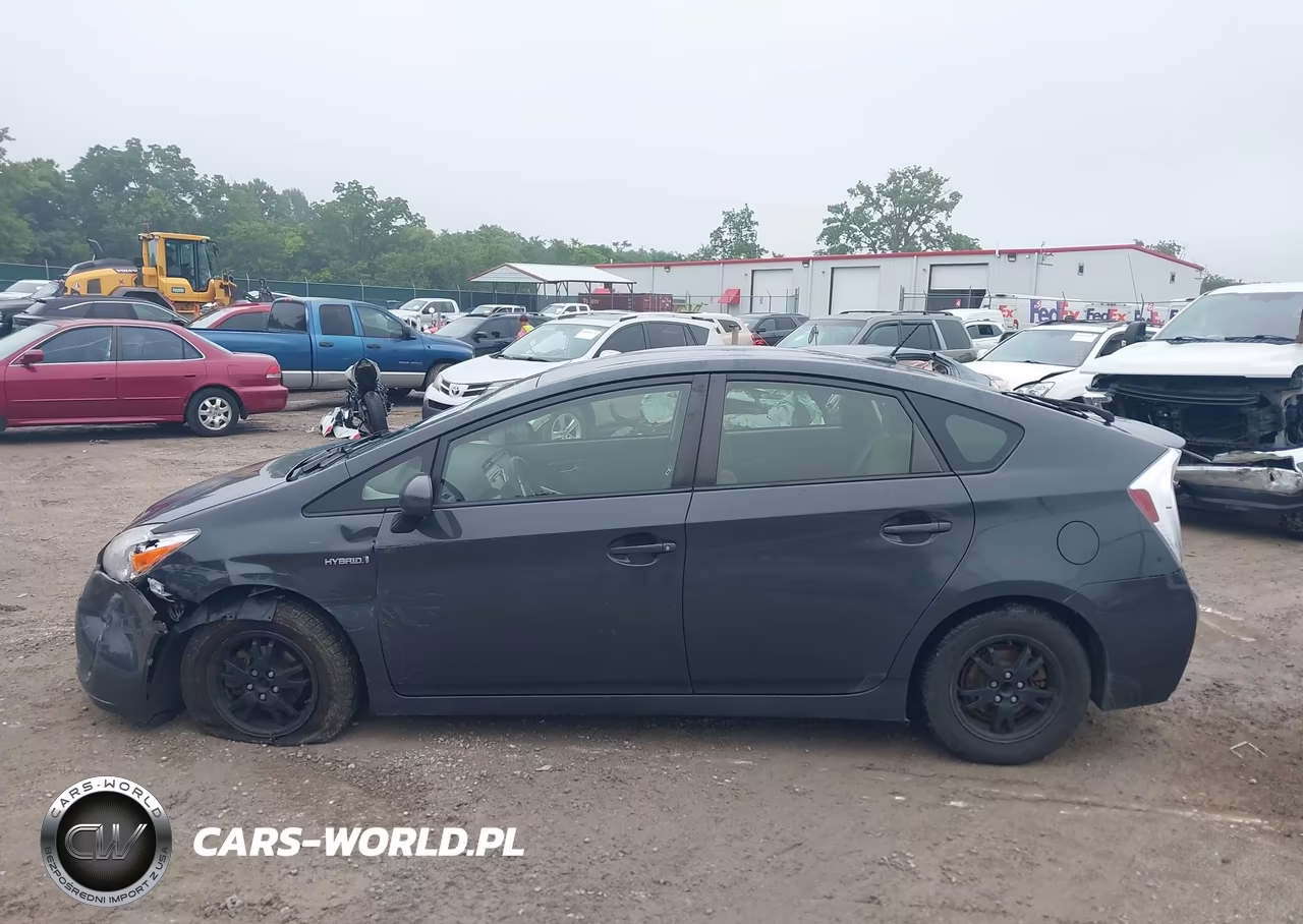 2015 Toyota Prius Three VIN:JTDKN3DU3F0415878 - 14