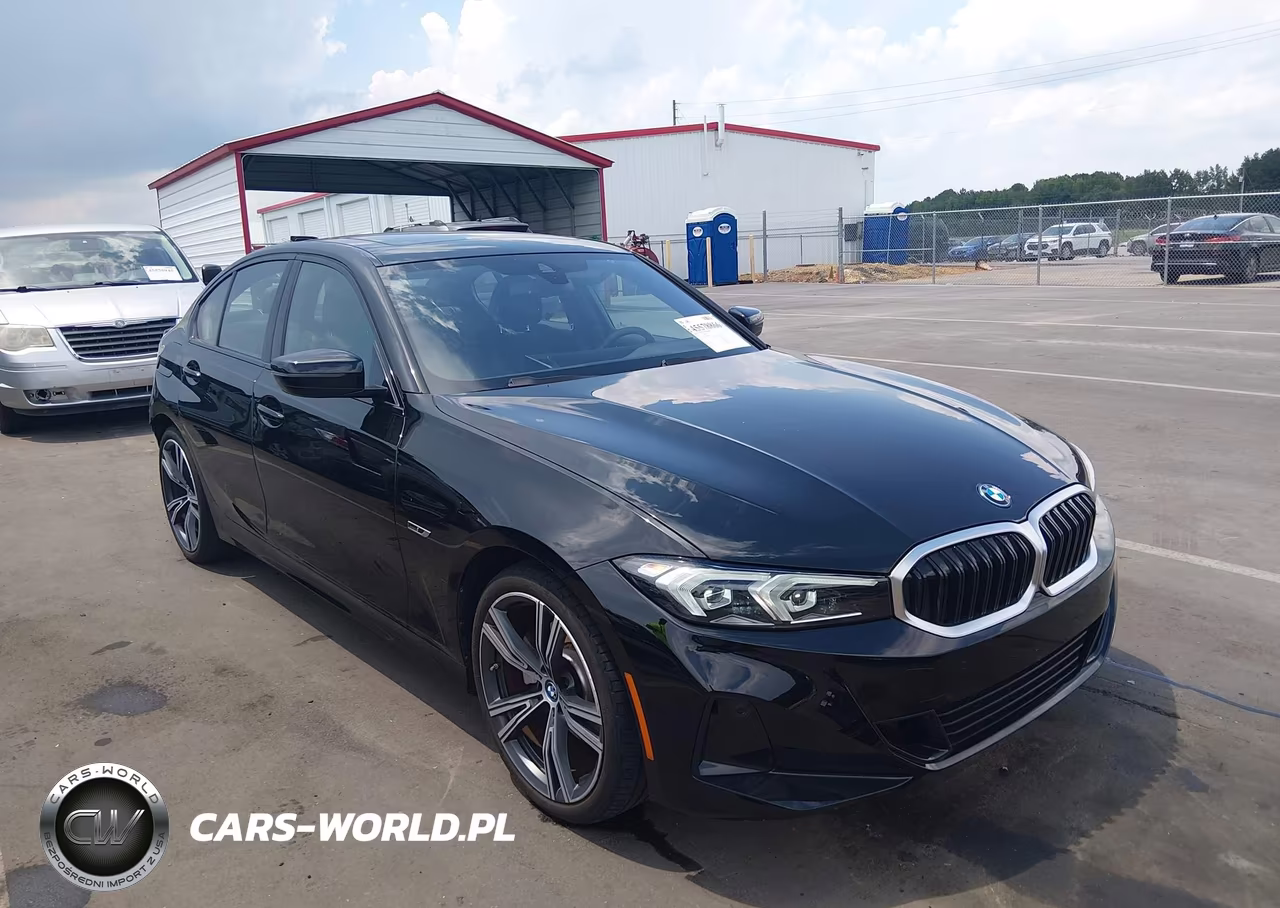 2023 BMW 330E – zdjęcie 1 z 19