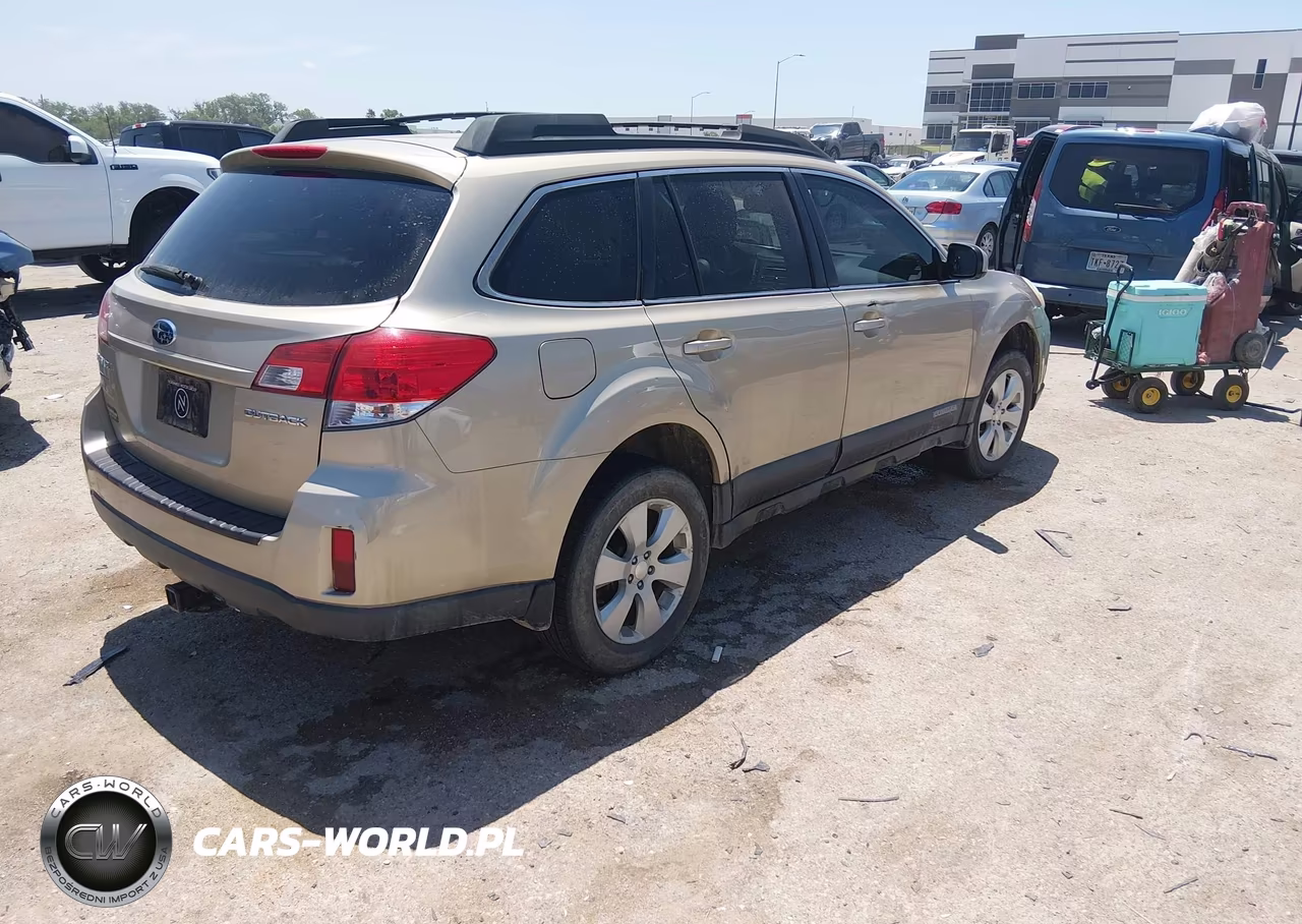 2010 Subaru Outback 2.5I Premium VIN:4S4BRCCC3A3322018 - 4