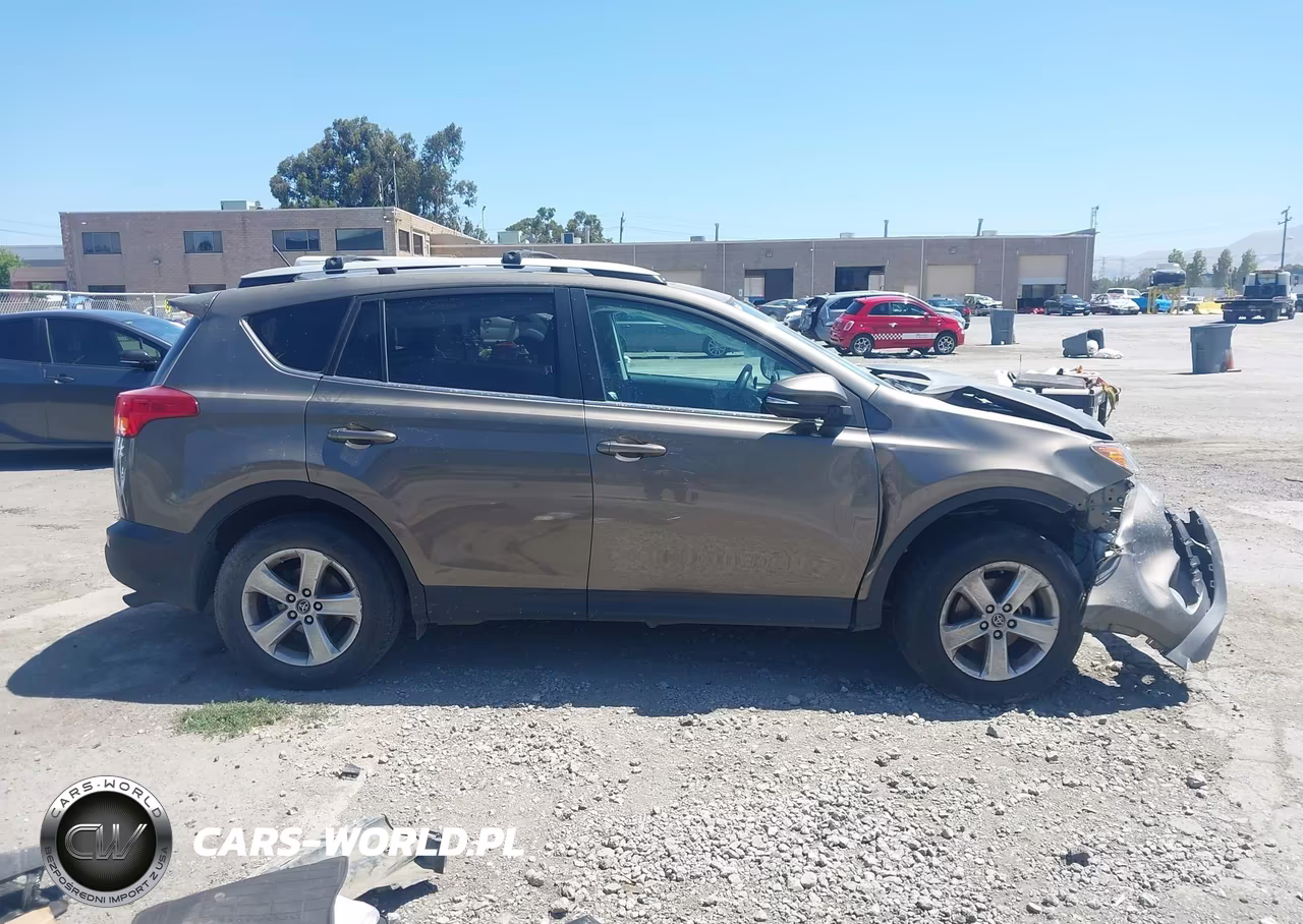 2015 Toyota Rav4 Xle VIN:2T3WFREV9FW203667 - 14