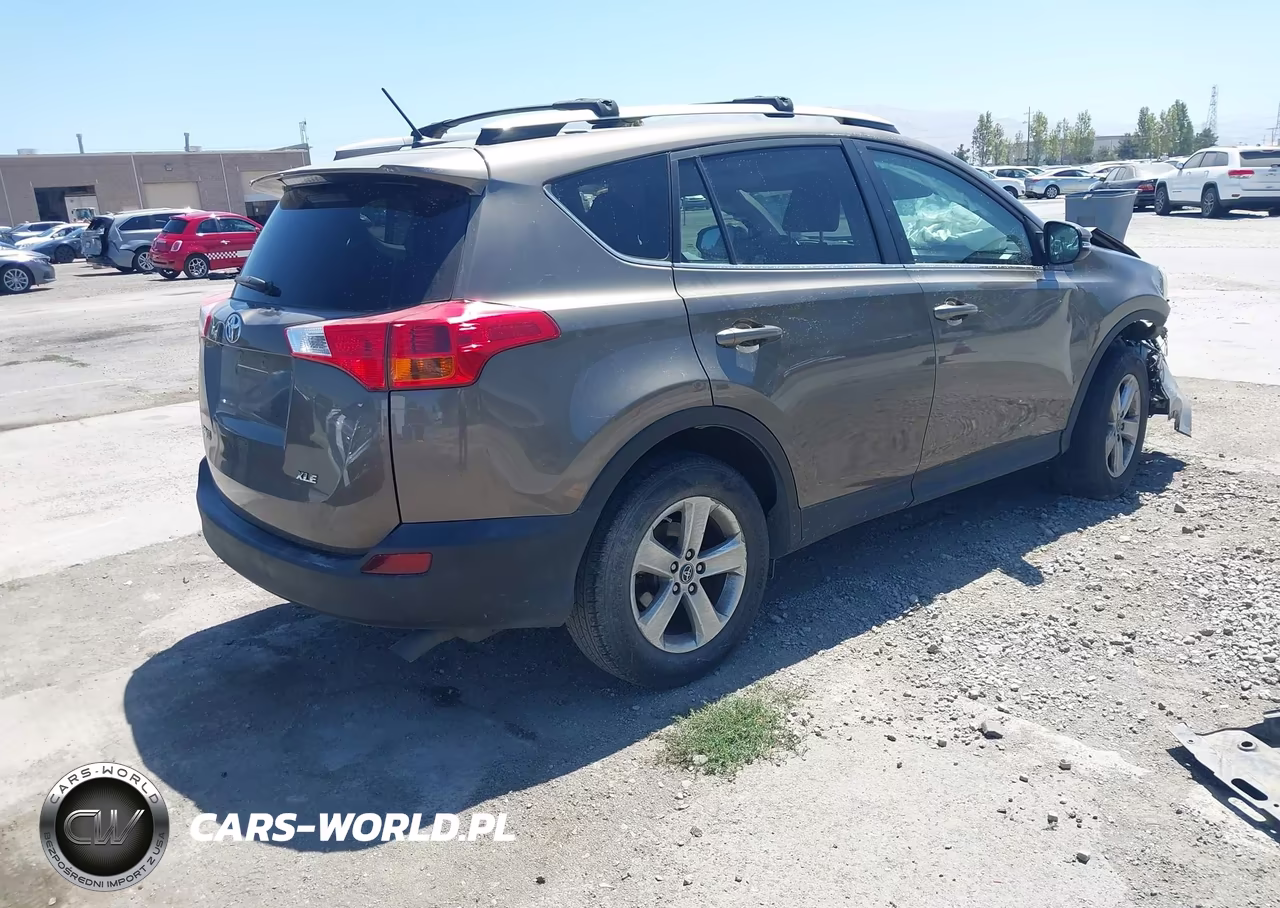 2015 Toyota Rav4 Xle VIN:2T3WFREV9FW203667 - 4
