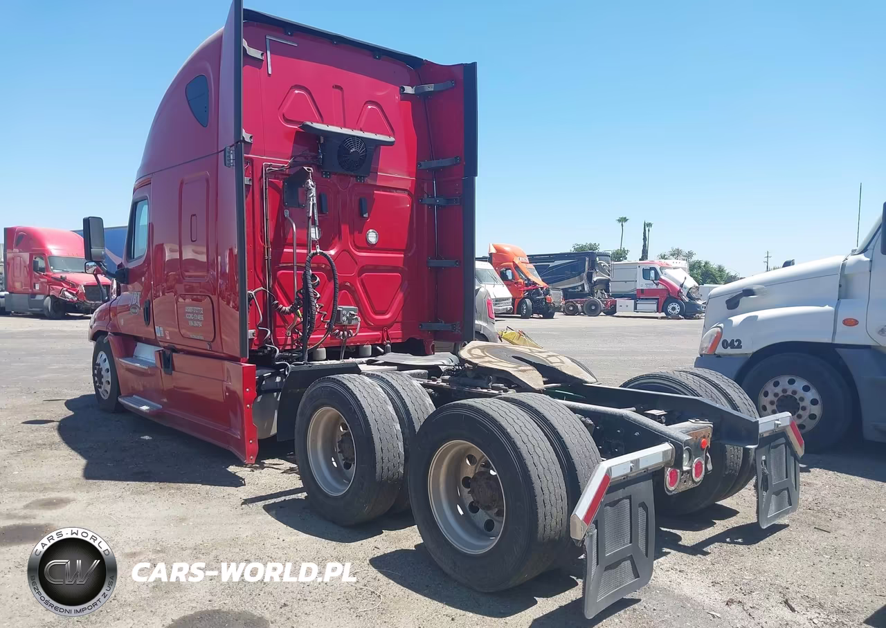2018 Freightliner Cascadia 125 VIN:3AKJGLDV3JSJX4794 - 3