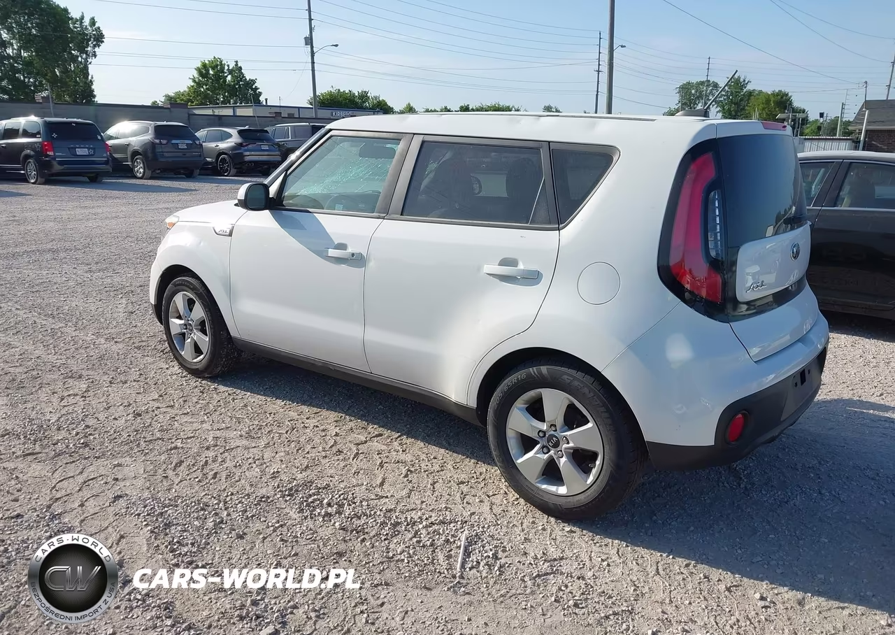 2018 Kia Soul VIN:KNDJN2A24J7561165 - 3