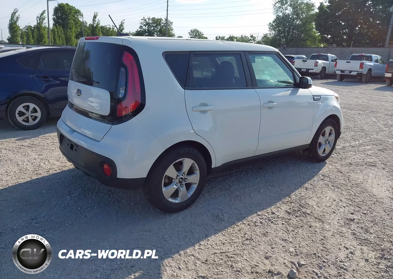 2018 Kia Soul VIN:KNDJN2A24J7561165 - 4