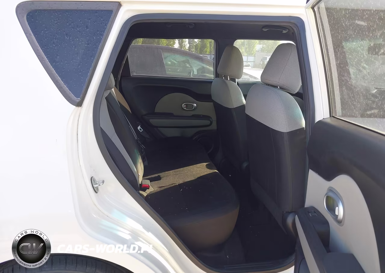2018 Kia Soul VIN:KNDJN2A24J7561165 - 8