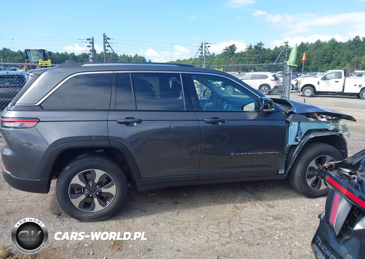 2022 Jeep Grand Cherokee 4Xe Limited 4X4 VIN:1C4RJYB67N8756650 - 13
