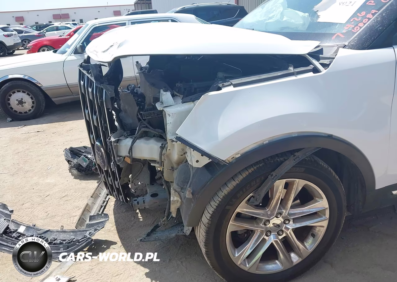 2017 Ford Explorer Xlt VIN:1FM5K7D82HGB90729 - 6