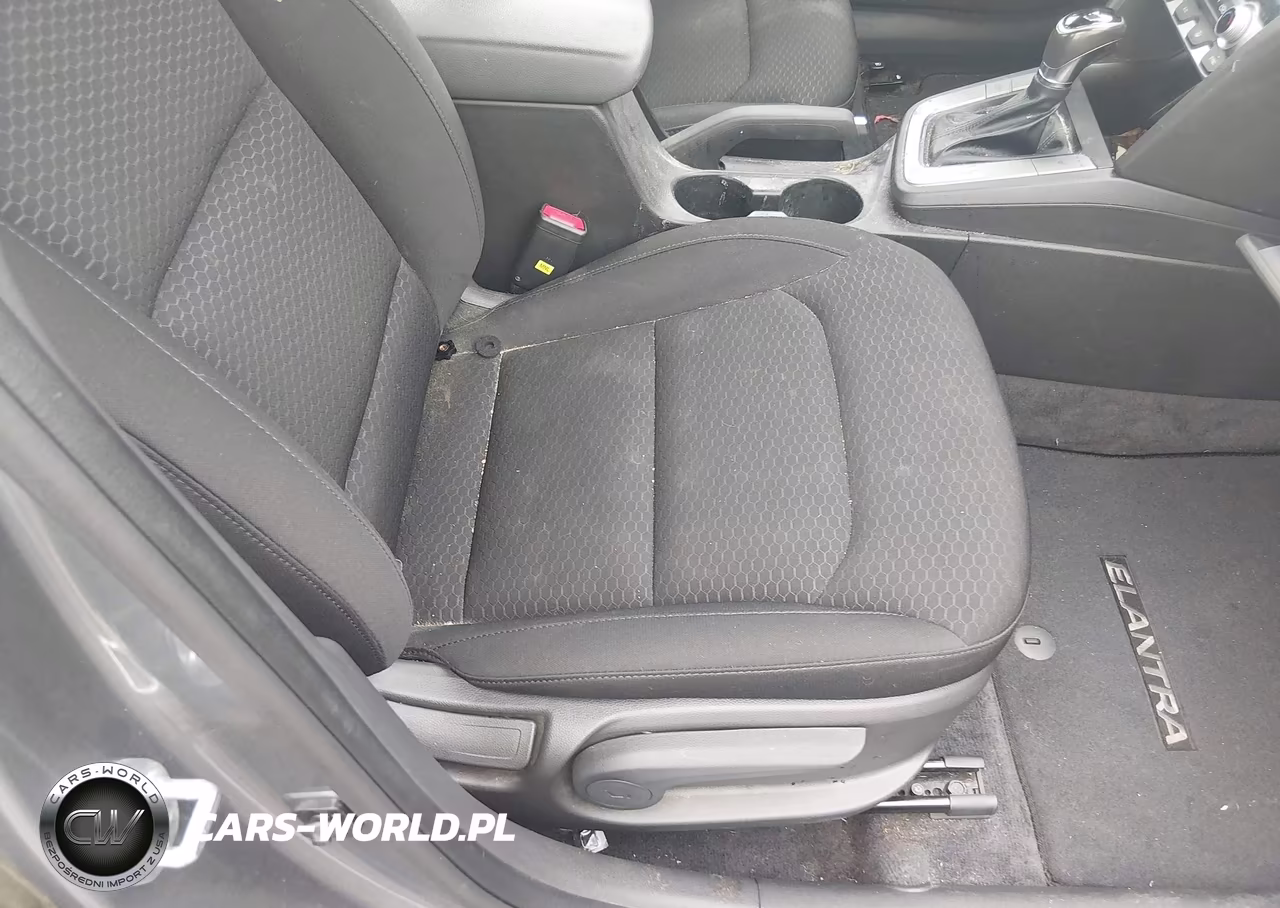 2019 Hyundai Elantra Value Edition VIN:KMHD84LF9KU853750 - 5