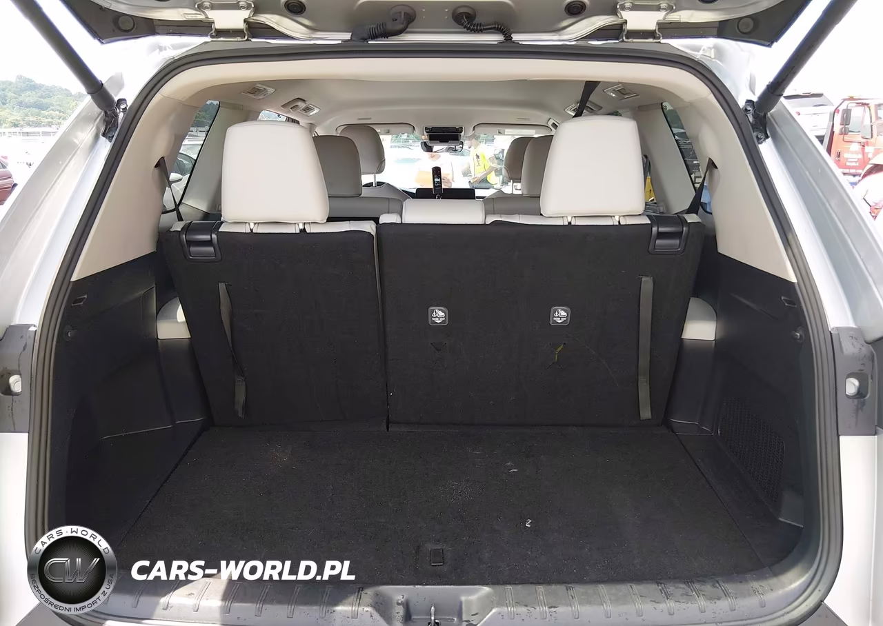 2025 Toyota Grand Highlander Xle VIN:5TDAAAA54SS020835 - 16