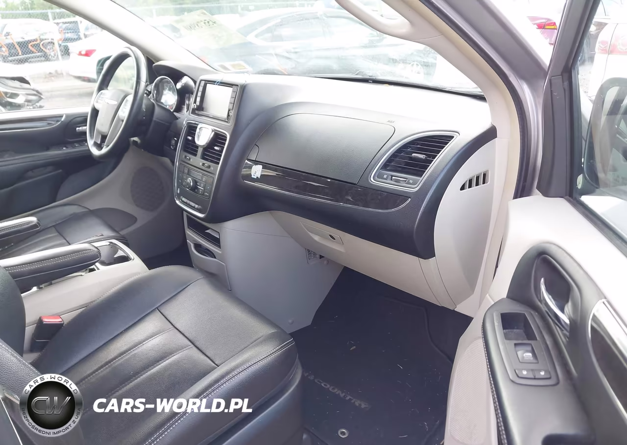 2016 Chrysler Town & Country Touring VIN:2C4RC1BG6GR283339 - 5