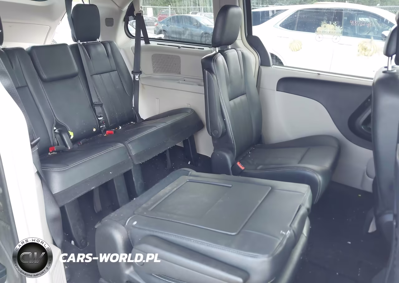 2016 Chrysler Town & Country Touring VIN:2C4RC1BG6GR283339 - 8