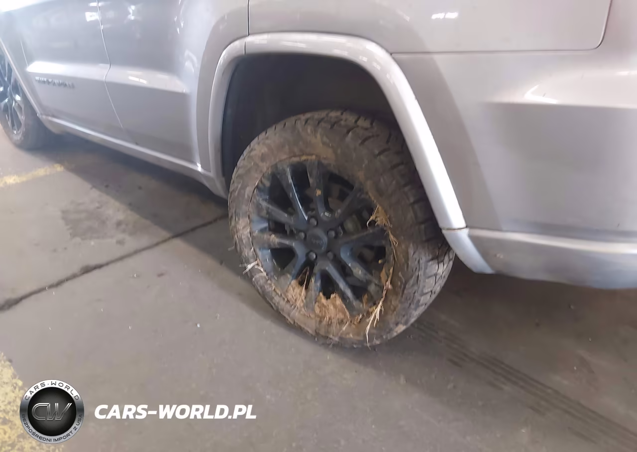2018 Jeep Grand Cherokee Altitude 4X4 VIN:1C4RJFAG0JC123963 - 6
