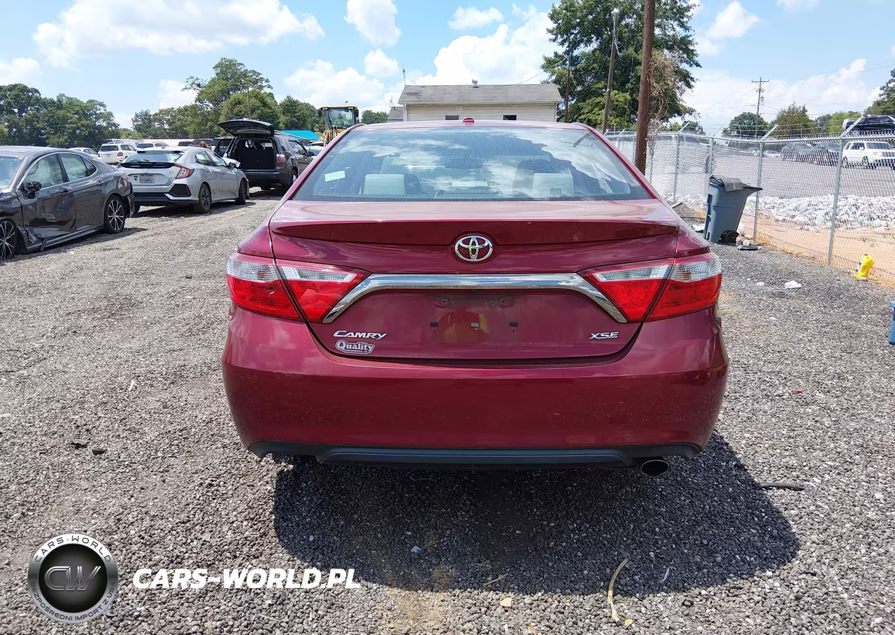 2015 Toyota Camry Xse VIN:4T1BF1FK4FU877612 - 16