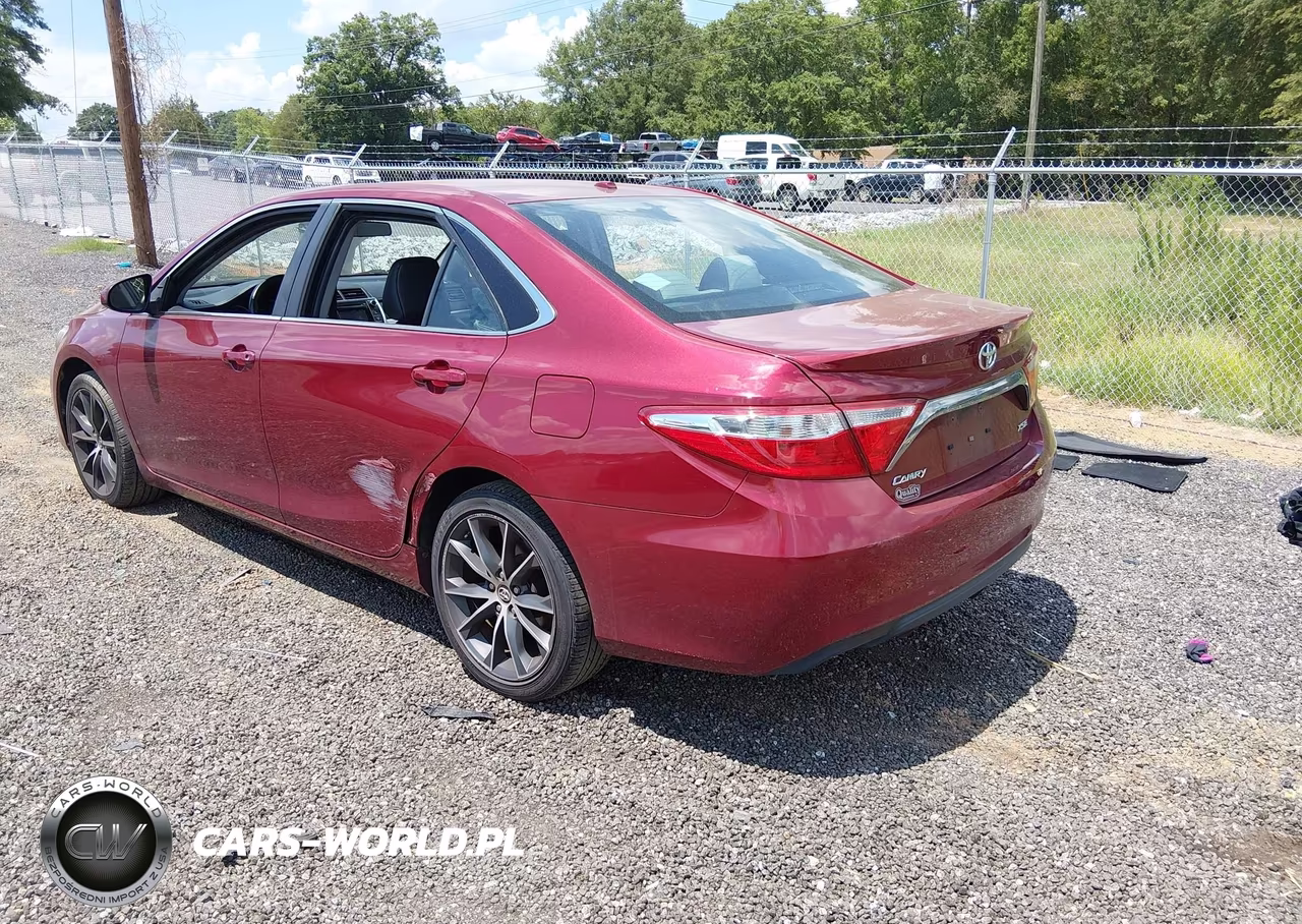 2015 Toyota Camry Xse VIN:4T1BF1FK4FU877612 - 3