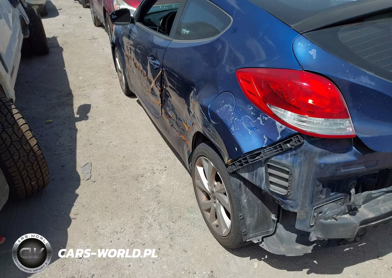 2016 Hyundai Veloster VIN:KMHTC6AD5GU271627 - 15