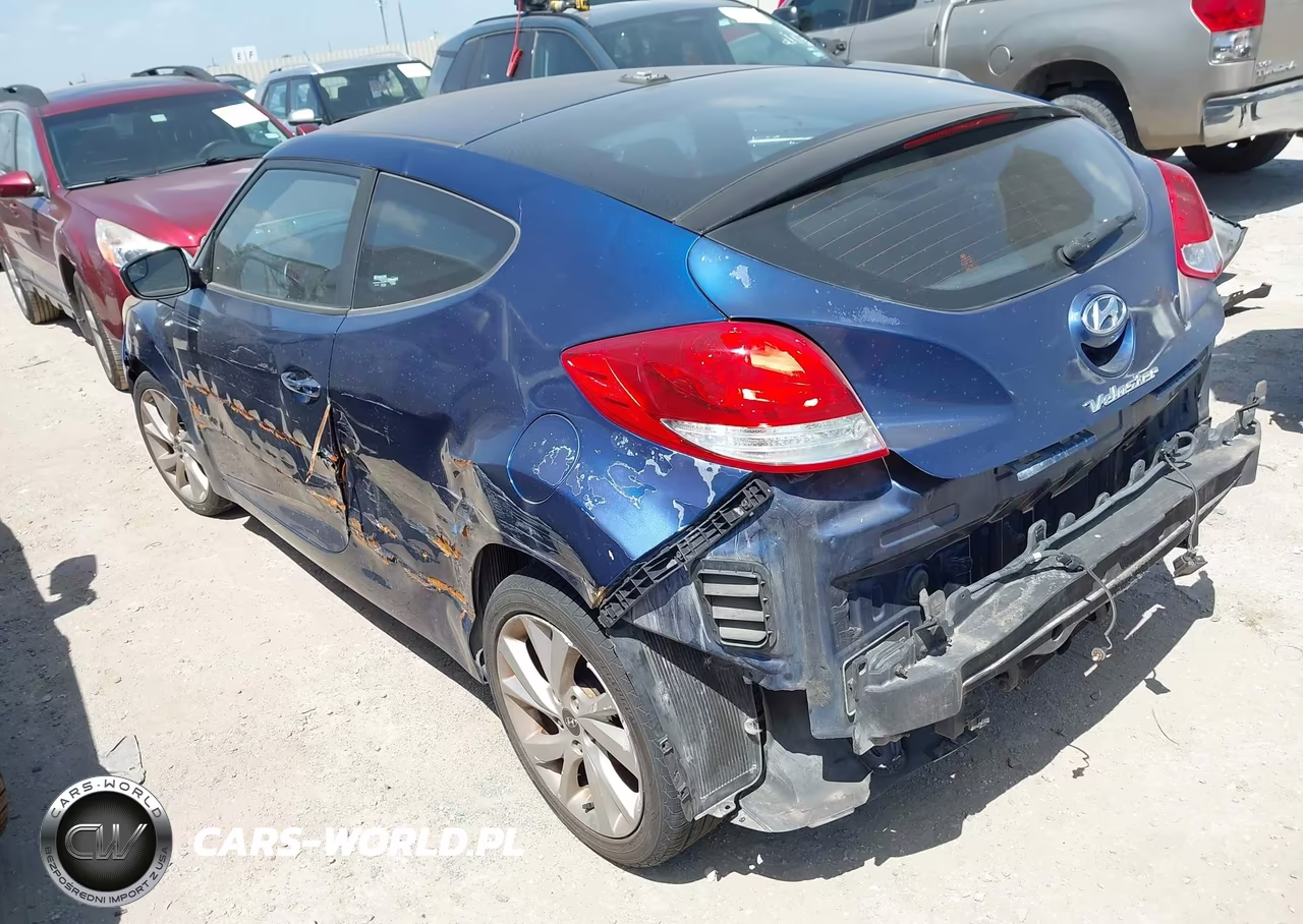 2016 Hyundai Veloster VIN:KMHTC6AD5GU271627 - 3