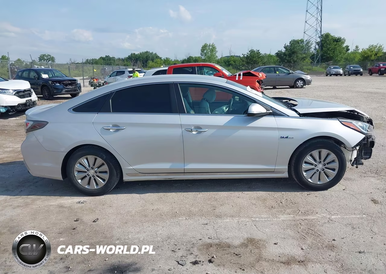 2016 Hyundai Sonata Hybrid Se VIN:KMHE24L13GA023610 - 14
