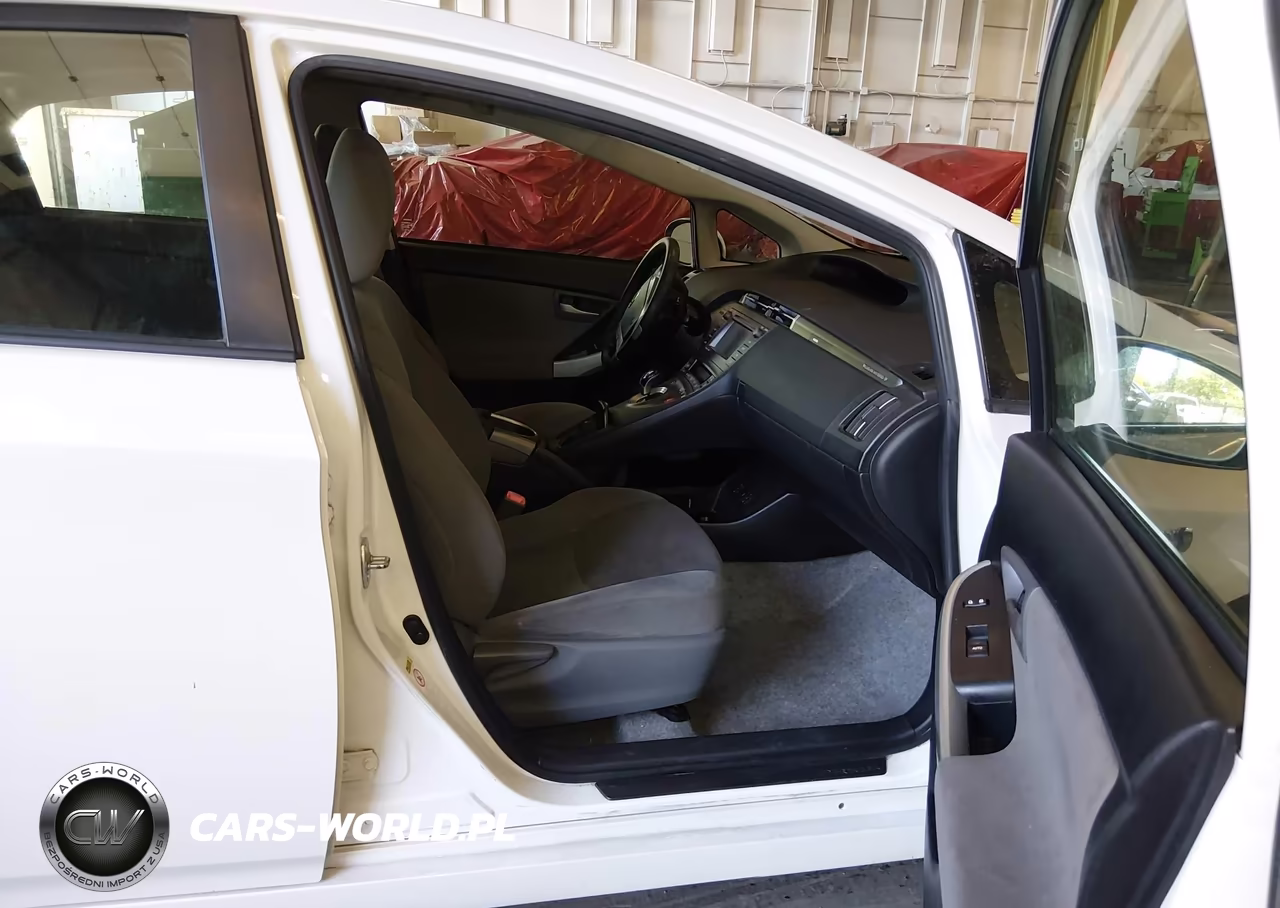2013 Toyota Prius Plug-In VIN:JTDKN3DP9D3046644 - 5