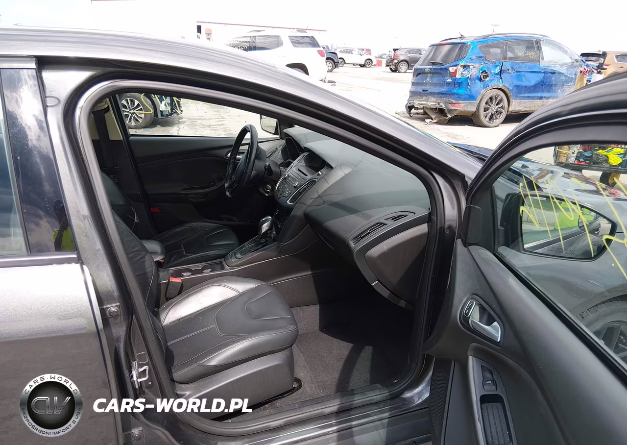 2016 Ford Focus Se VIN:1FADP3K26GL225938 - 5