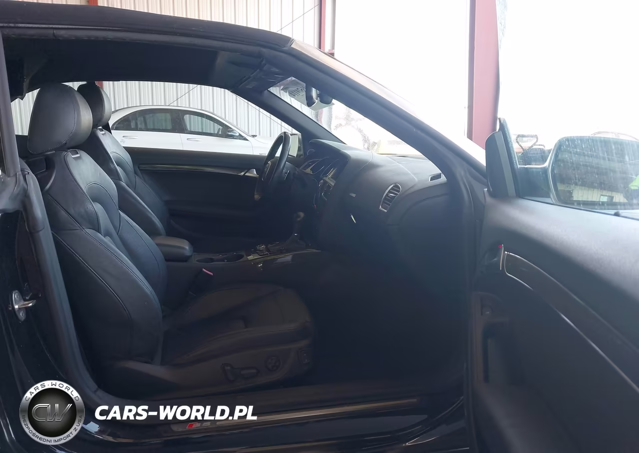 2012 Audi S5 Premium Plus VIN:WAUCGAFH8CN000585 - 5