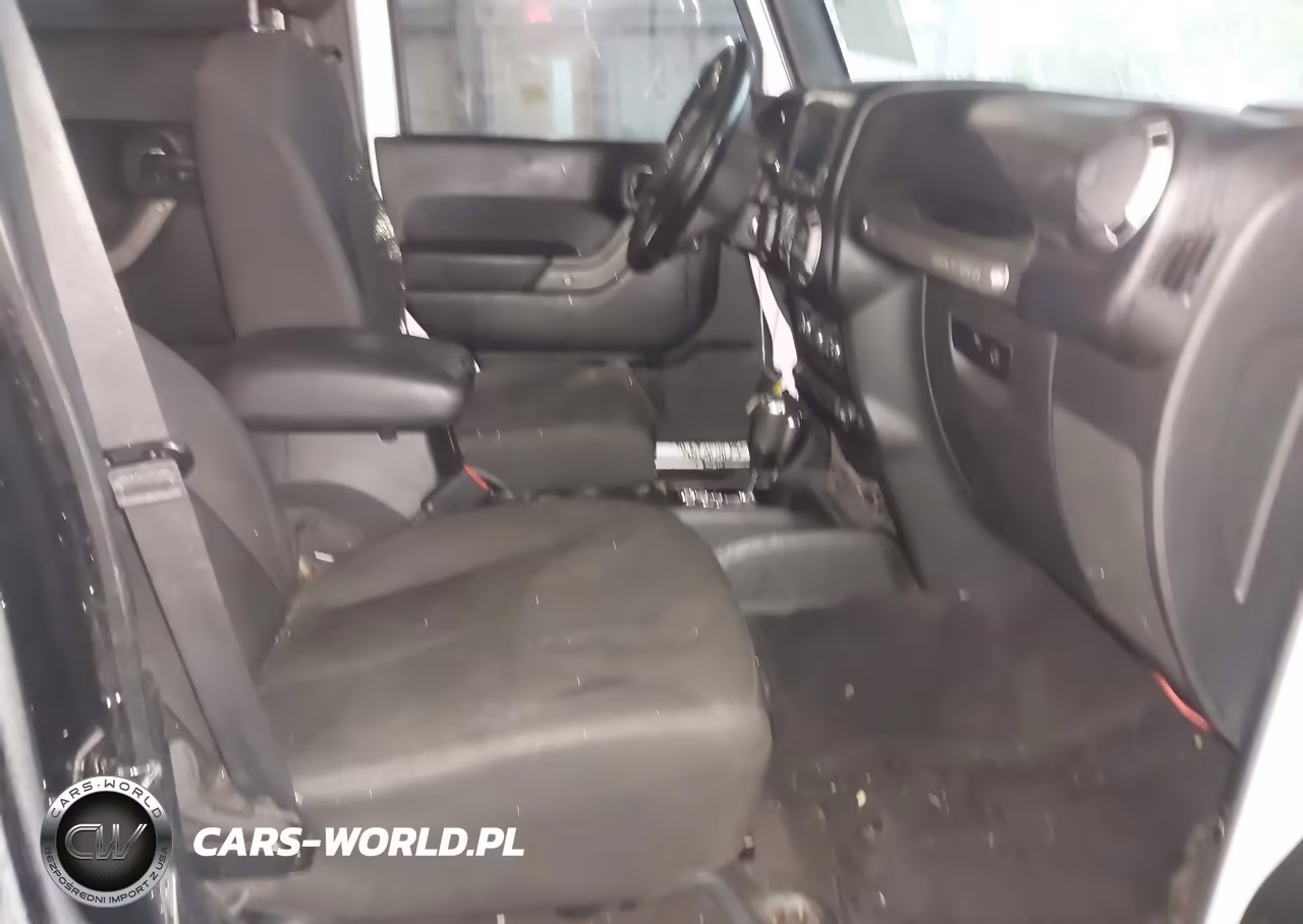 2016 Jeep Wrangler Unlimited Sport VIN:1C4BJWDG8GL333829 - 5