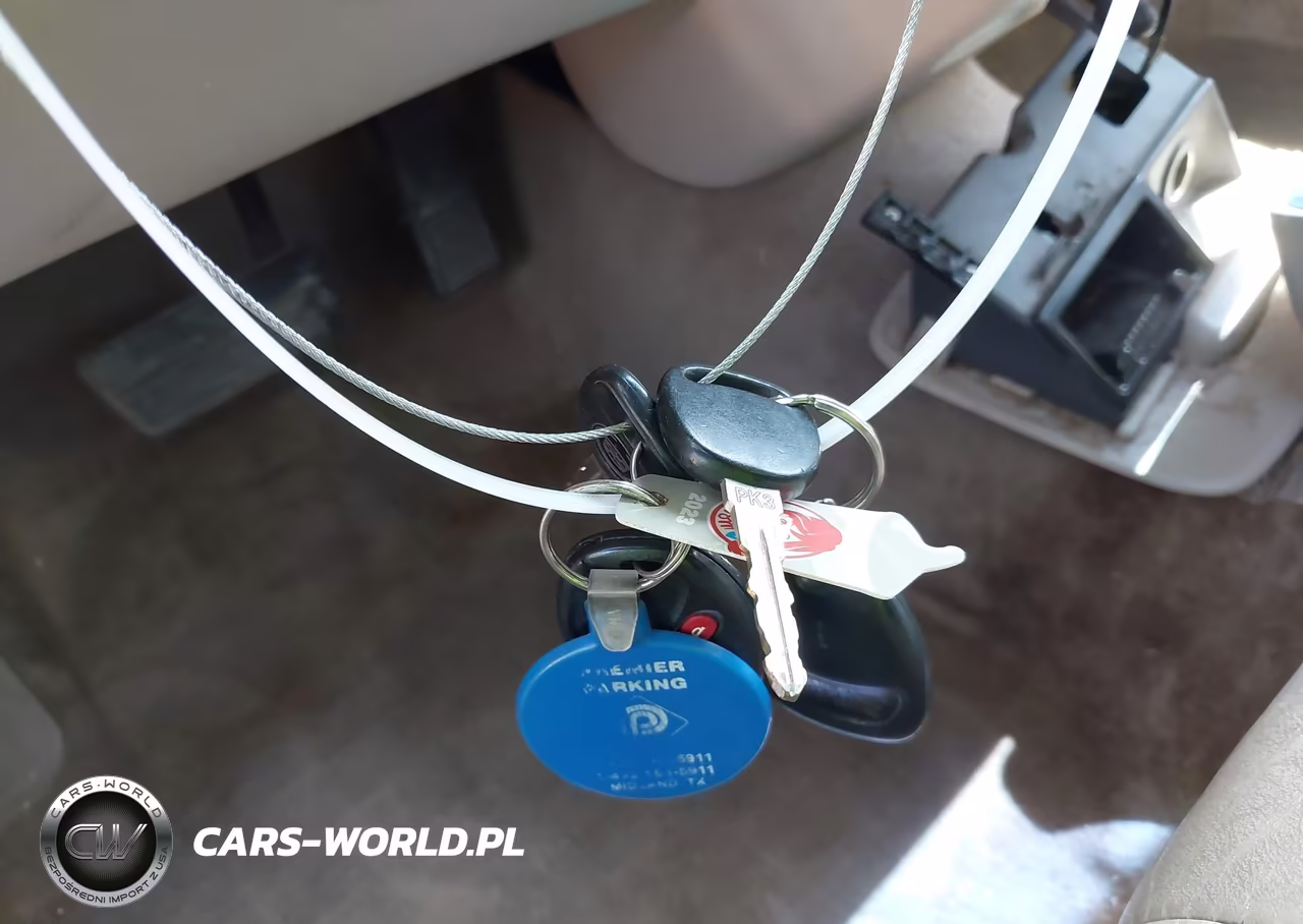 2005 Cadillac Deville Livery Pkg VIN:1G6KD54YX5U131966 - 11