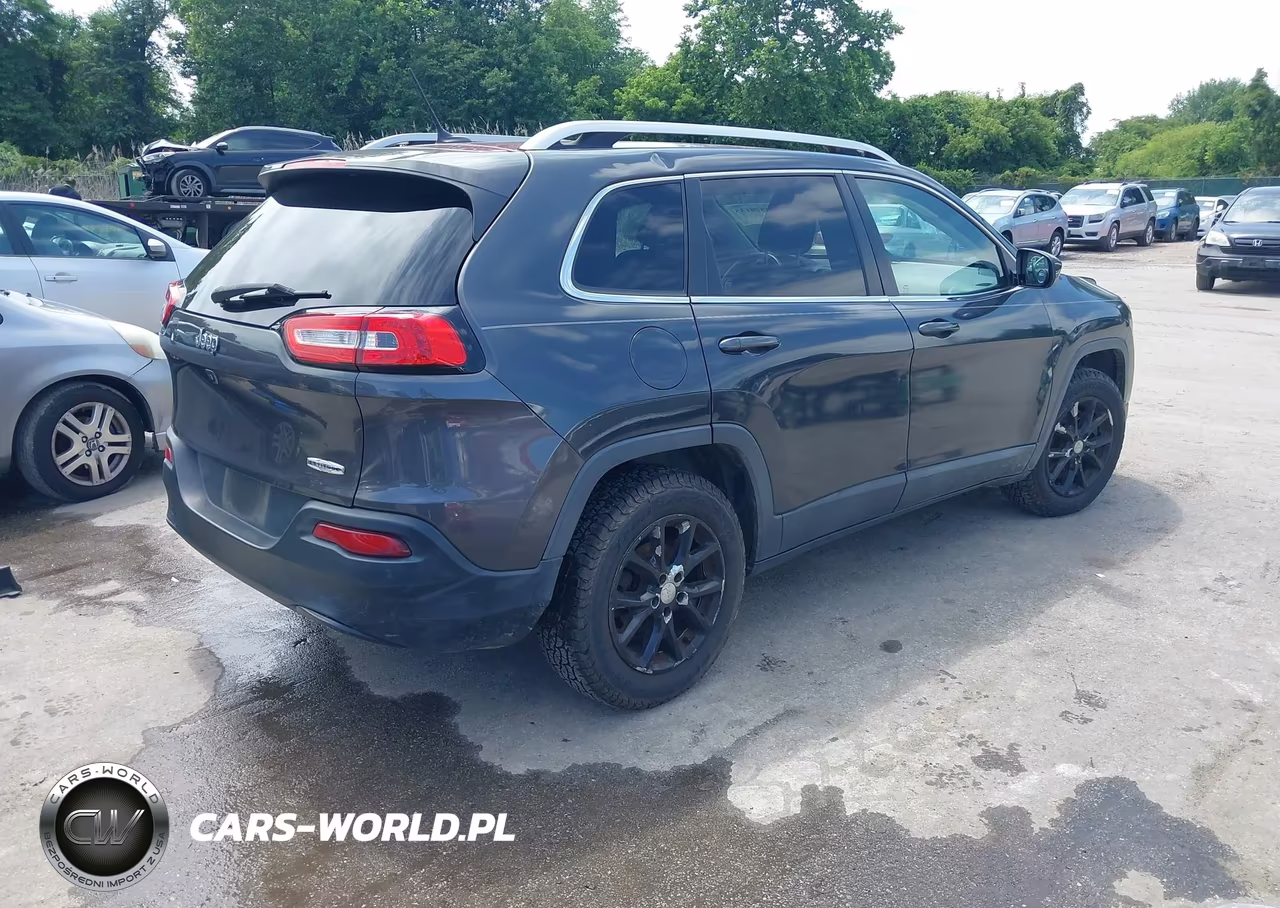 2016 Jeep Cherokee Latitude VIN:1C4PJLCB4GW287263 - 4