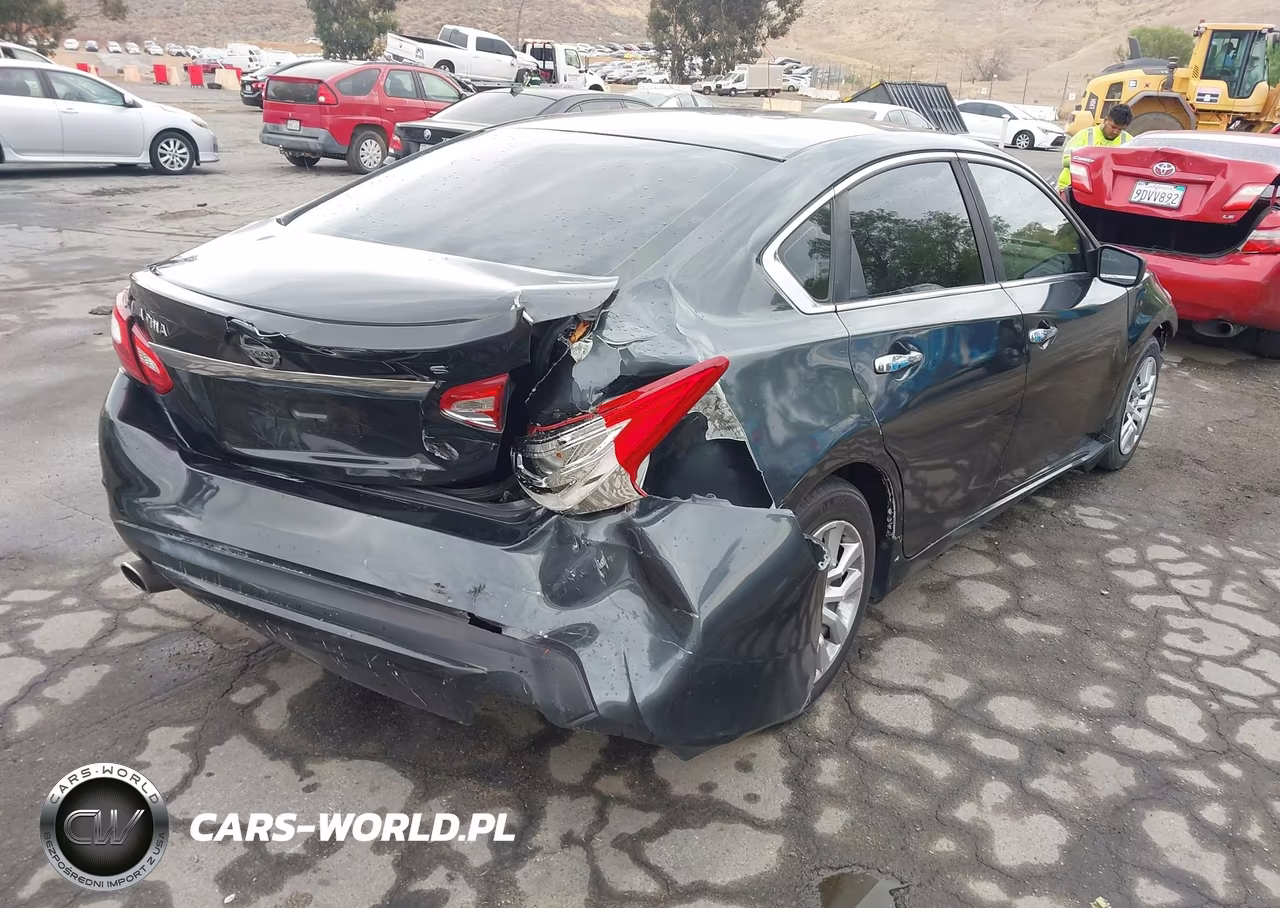 2018 Nissan Altima 2.5 S VIN:1N4AL3AP4JC475570 - 4