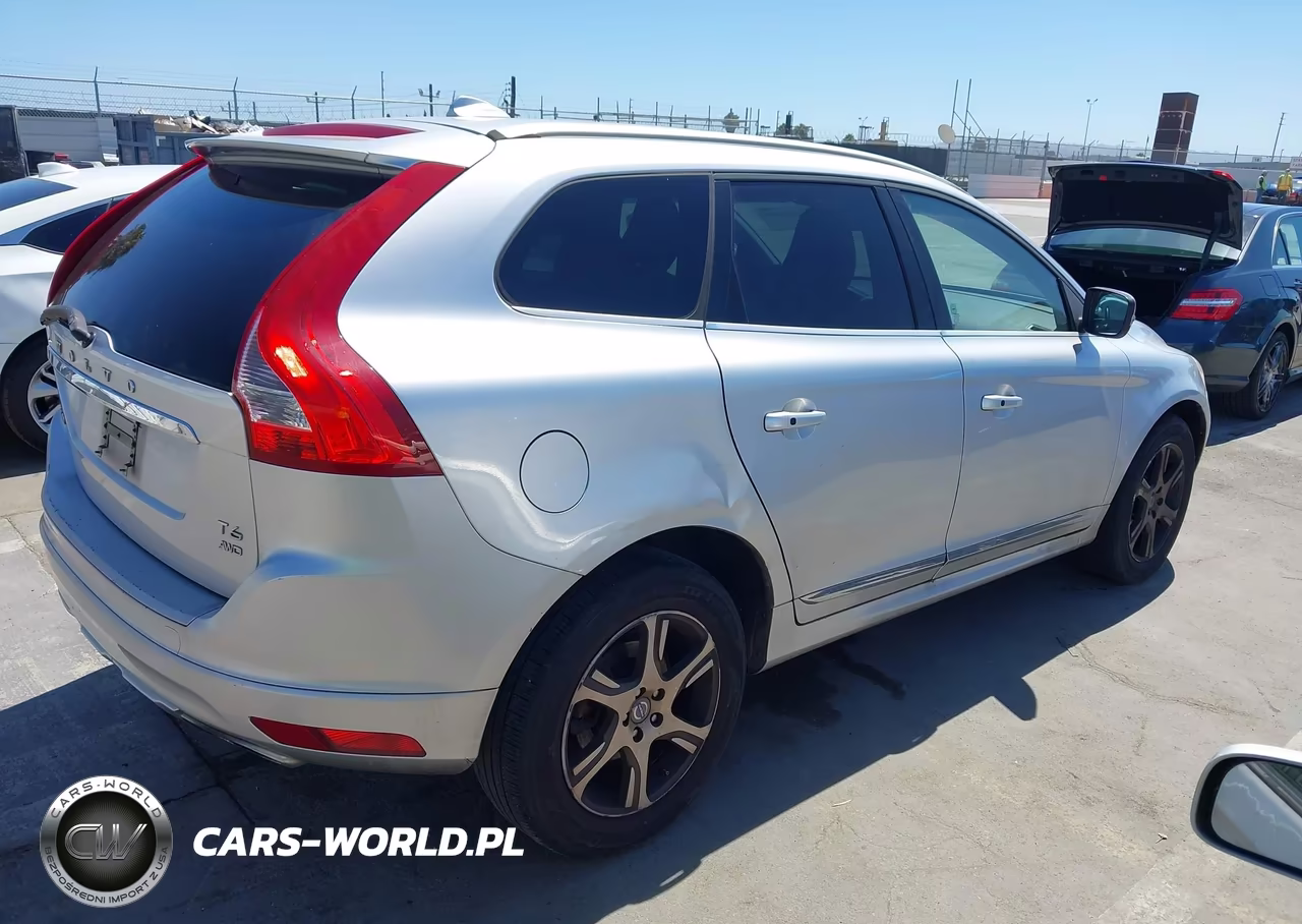 2014 Volvo Xc60 T6 R-Design Premier Plus VIN:YV4902DZ5E2504144 - 4