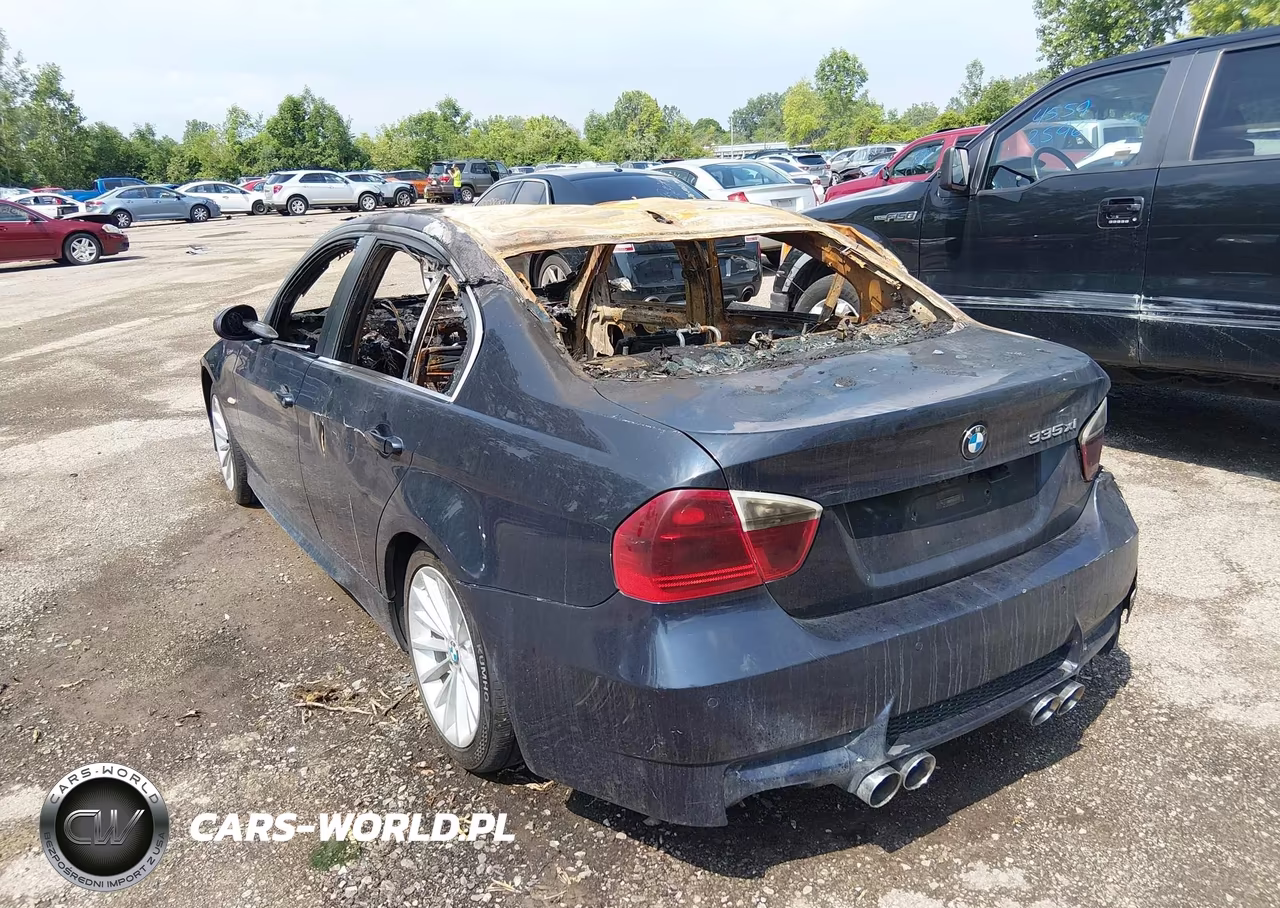 2008 BMW 335Xi VIN:WBAVD53538A253024 - 3