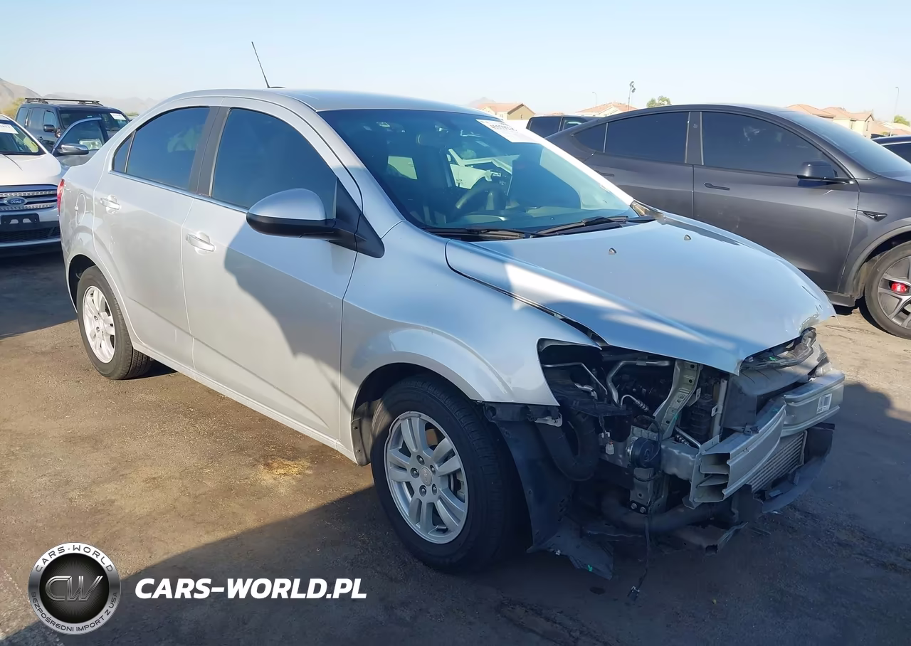 2016 Chevrolet Sonic Lt Auto – zdjęcie 1 z 17
