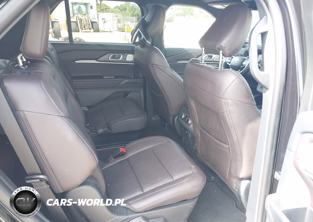 2026 Ford Explorer Platinum VIN:1FMUK7HH6TGA35874 - 8