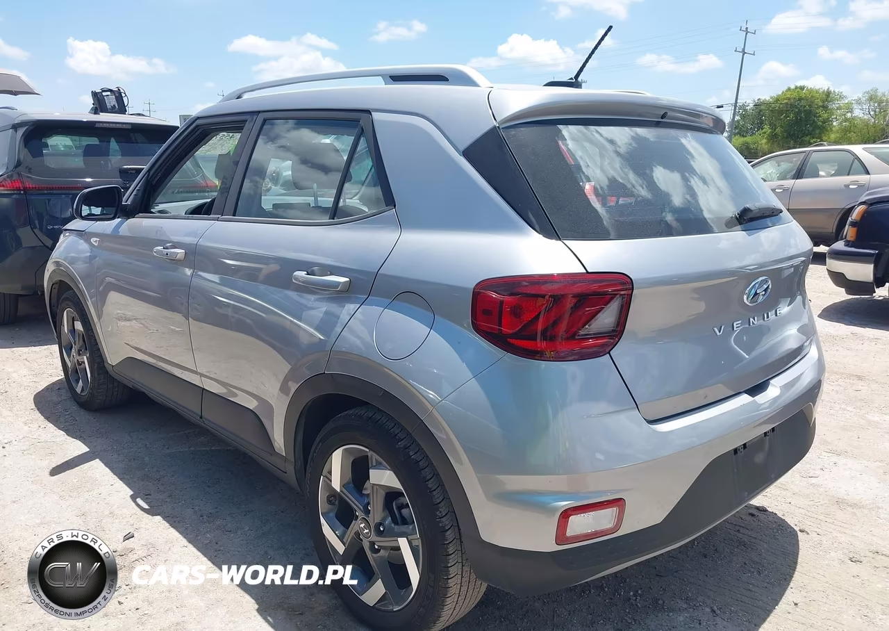 2025 Hyundai Venue Sel VIN:KMHRC8A36SU381964 - 3