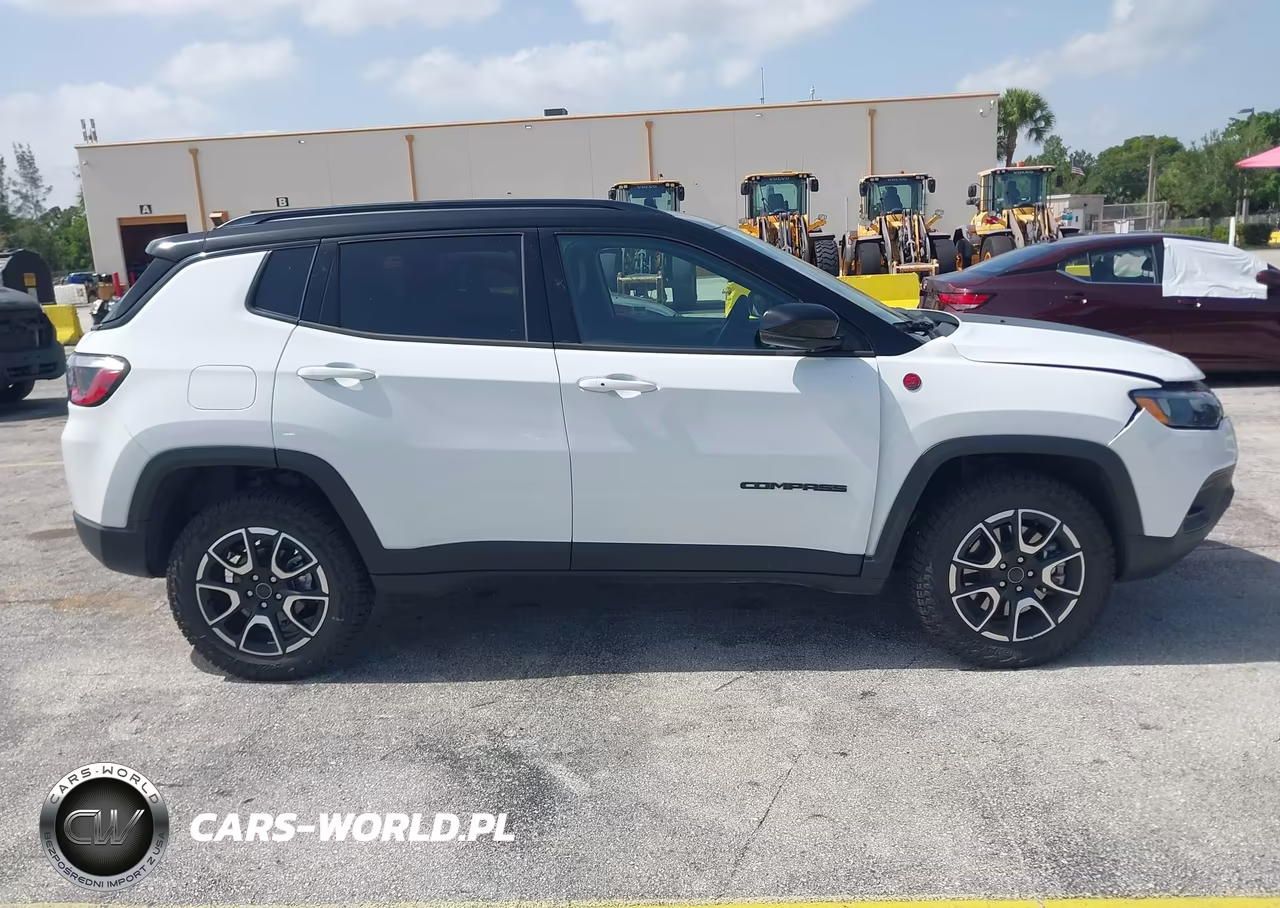 2026 Jeep Compass Trailhawk VIN:3C4NJDDN4TT187928 - 14