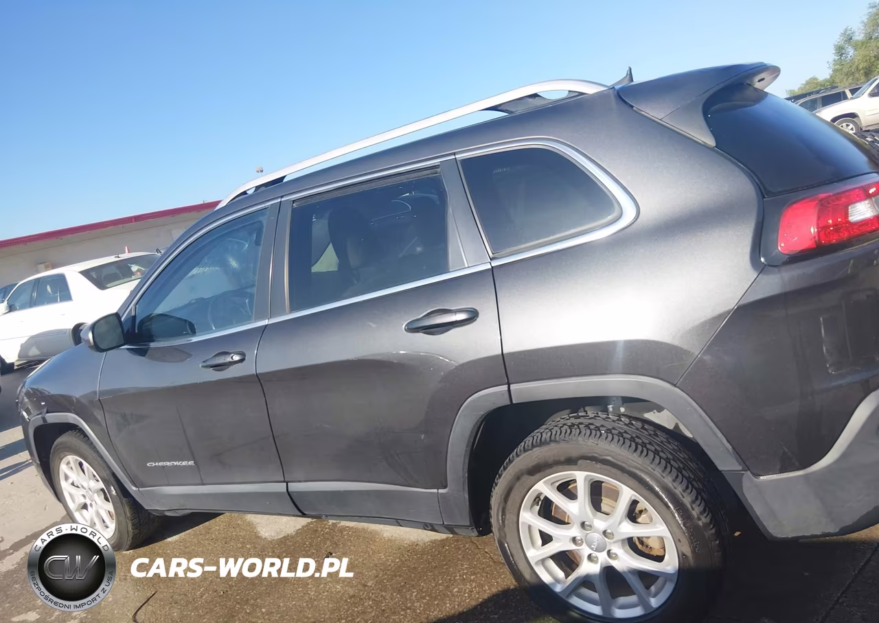 2016 Jeep Cherokee Latitude VIN:1C4PJLCS4GW136455 - 13