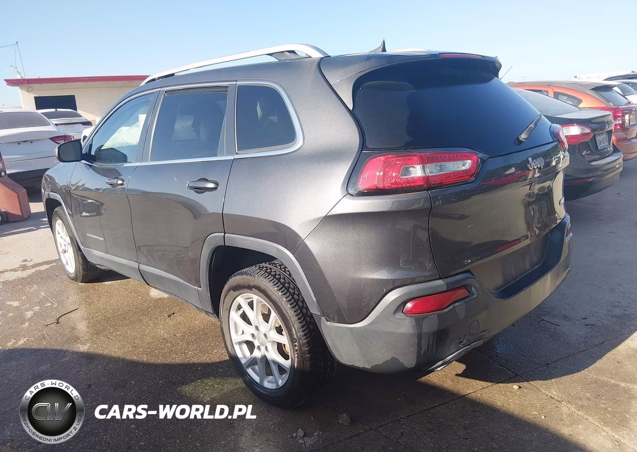 2016 Jeep Cherokee Latitude VIN:1C4PJLCS4GW136455 - 3