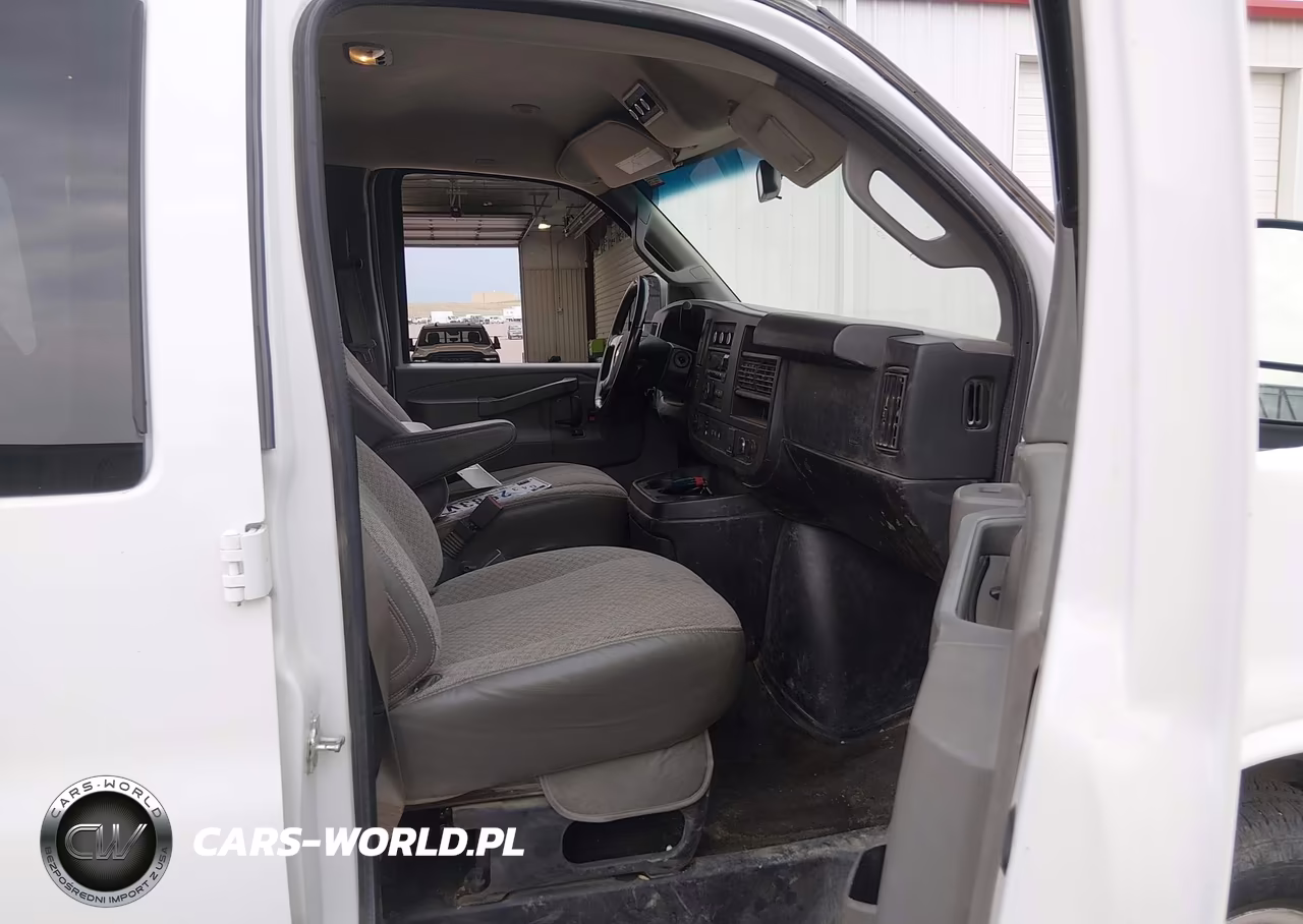 2018 Chevrolet Express 3500 Lt VIN:1GAZGPFG6J1301036 - 5