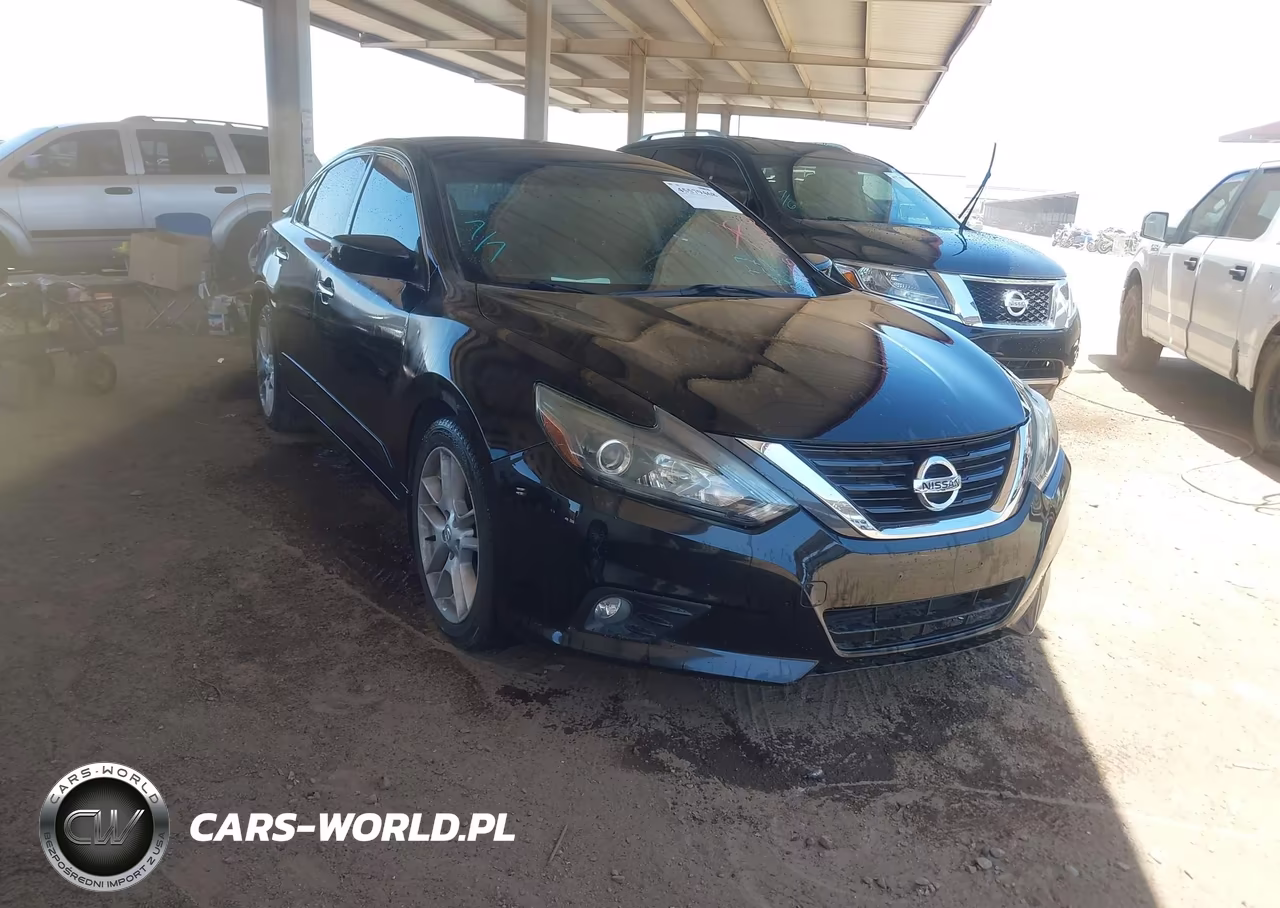 2017 Nissan Altima 2.5 Sr – zdjęcie 1 z 11