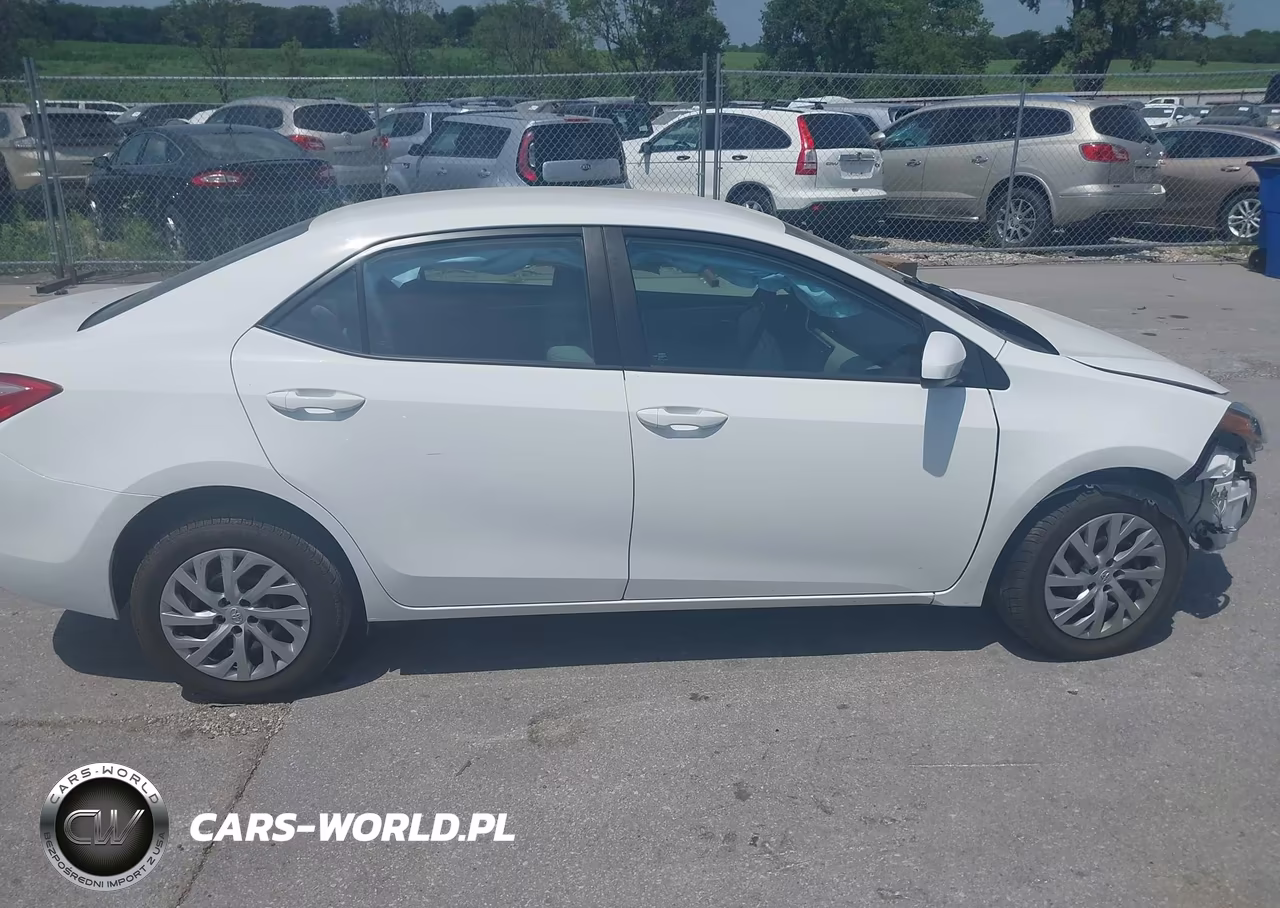 2017 Toyota Corolla Le VIN:2T1BURHE9HC800993 - 13