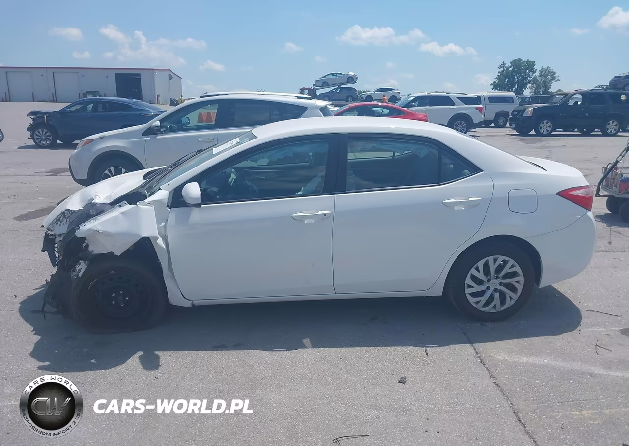 2017 Toyota Corolla Le VIN:2T1BURHE9HC800993 - 14