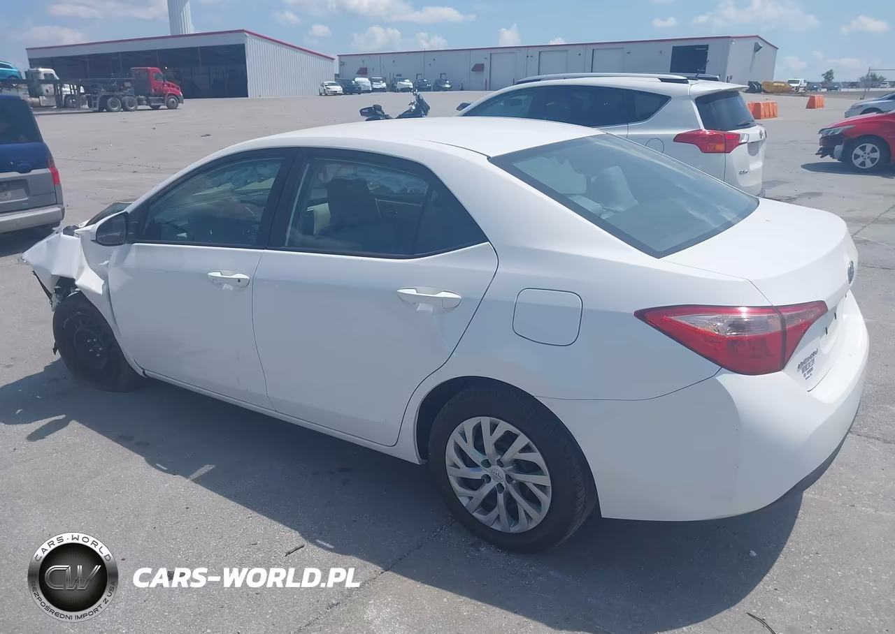 2017 Toyota Corolla Le VIN:2T1BURHE9HC800993 - 3
