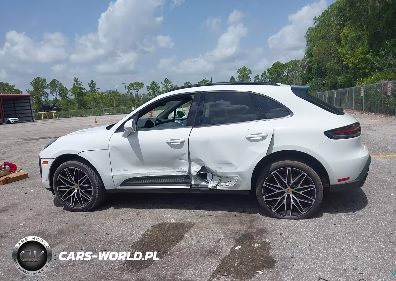 2026 Porsche Macan T VIN:WP1AA2A51TLB04442 - 14