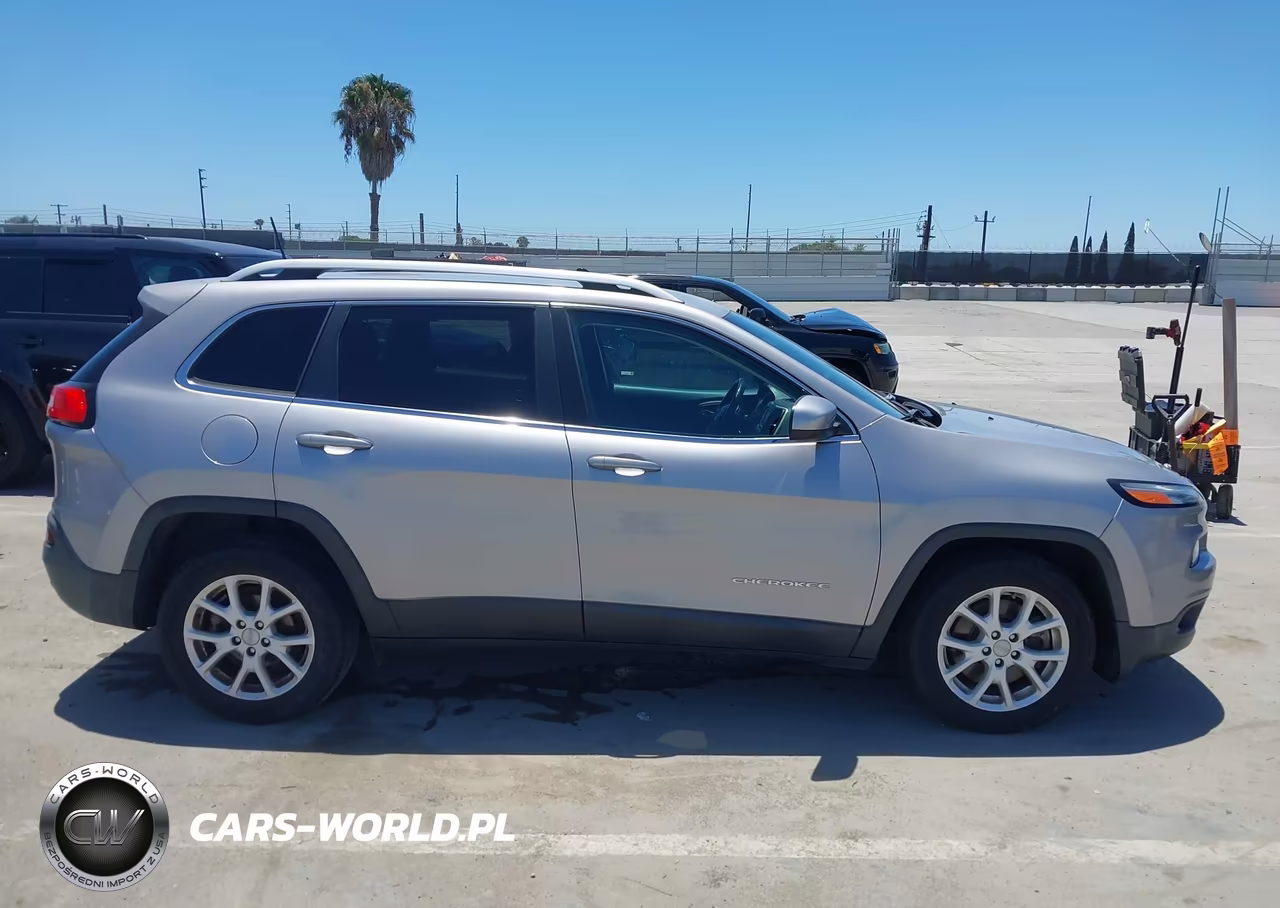2017 Jeep Cherokee Latitude VIN:1C4PJLCB8HD219335 - 13