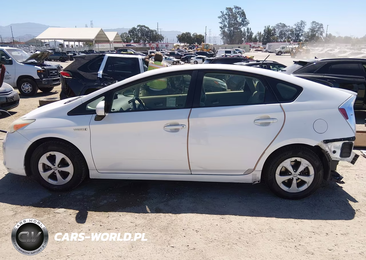 2012 Toyota Prius Three VIN:JTDKN3DU2C5436560 - 15