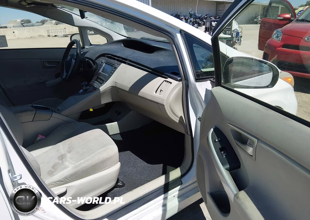 2012 Toyota Prius Three VIN:JTDKN3DU2C5436560 - 5