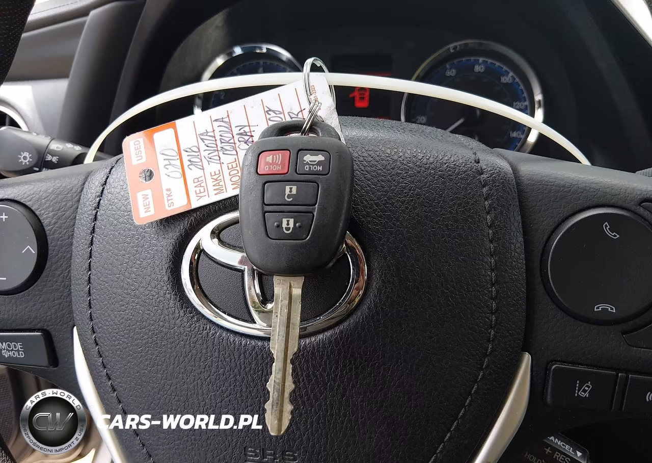 2018 Toyota Corolla Le VIN:2T1BURHE3JC119802 - 11