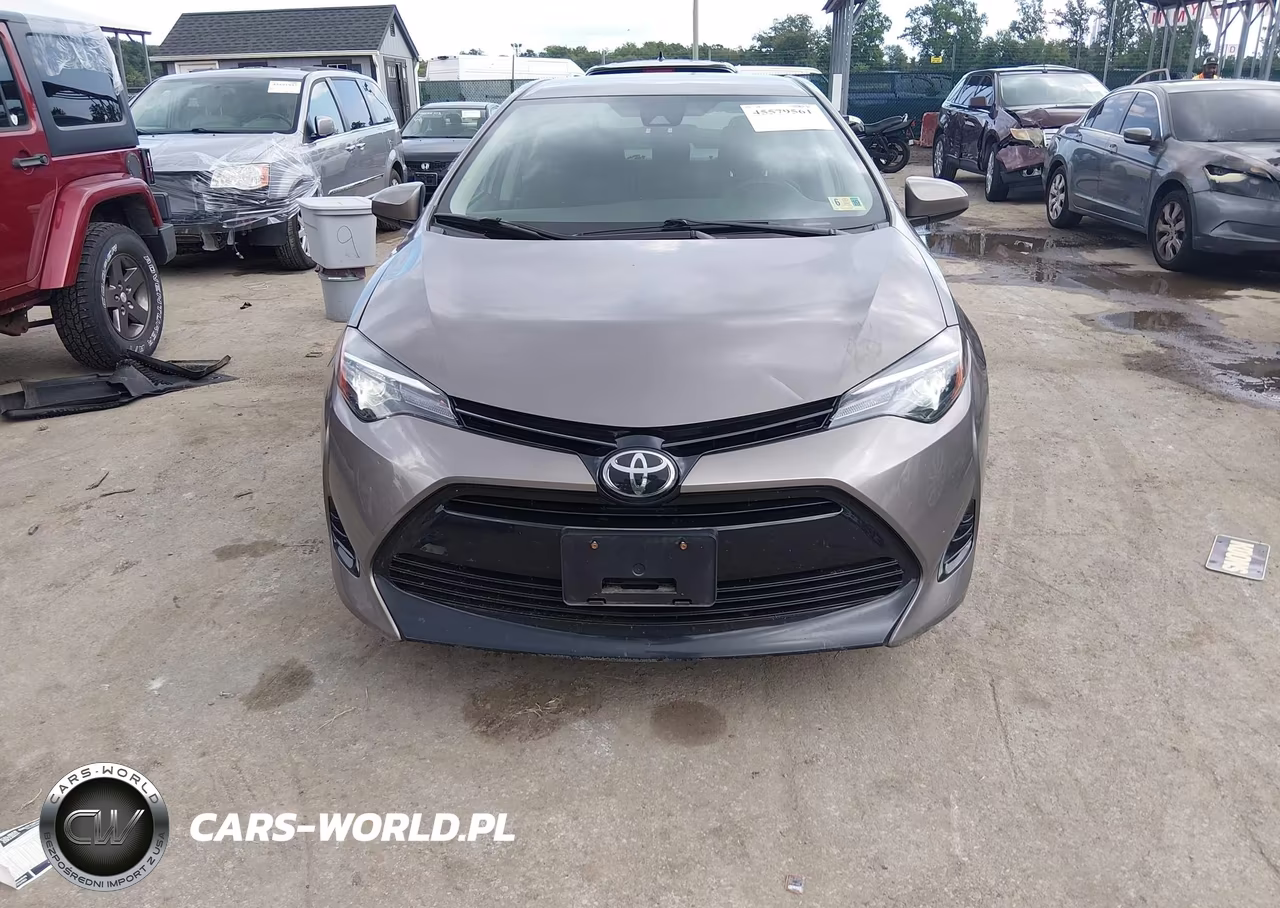 2018 Toyota Corolla Le VIN:2T1BURHE3JC119802 - 13